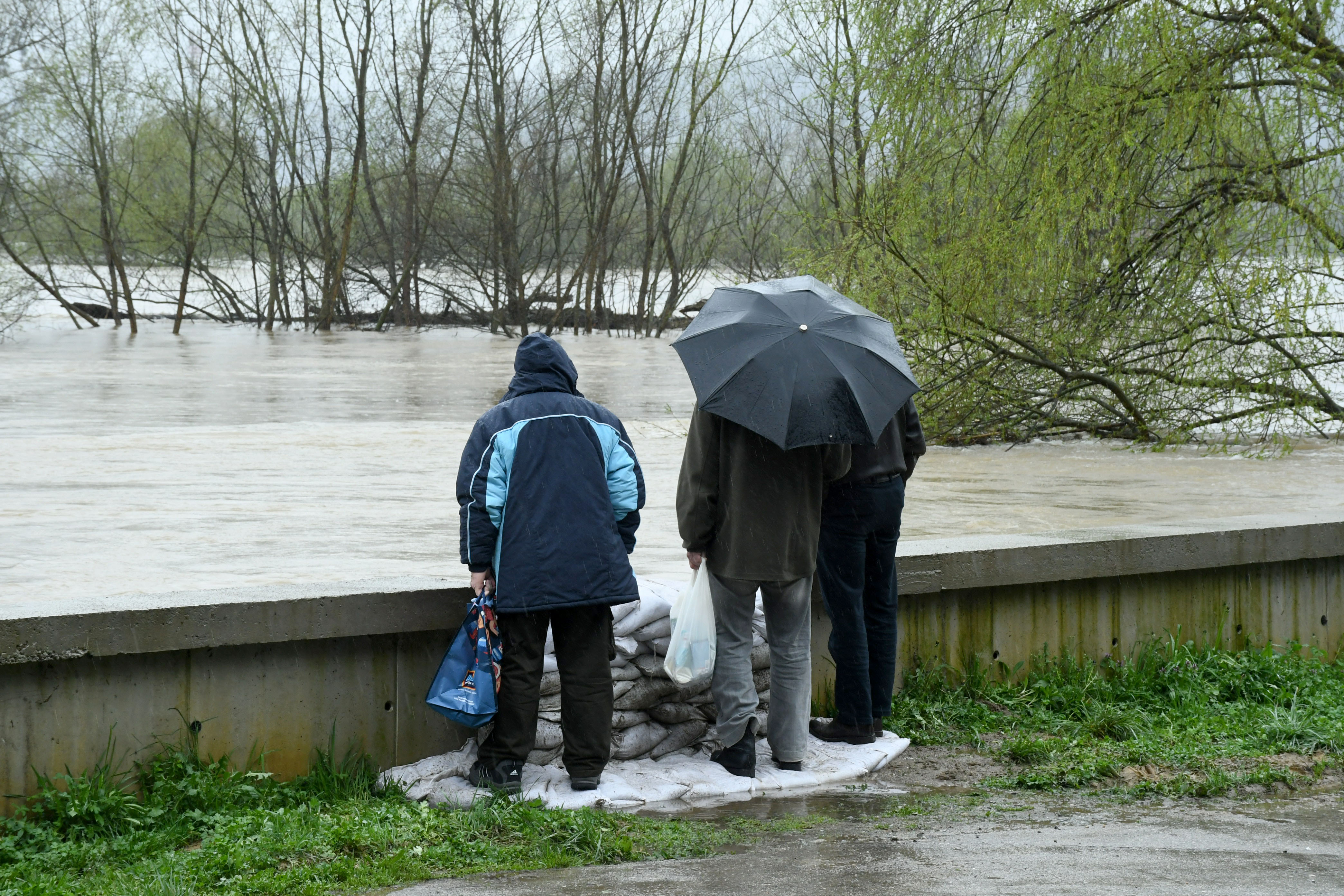 Na području Hrvatske Kostajnice uvedeno izvanredno stanje zbog poplave