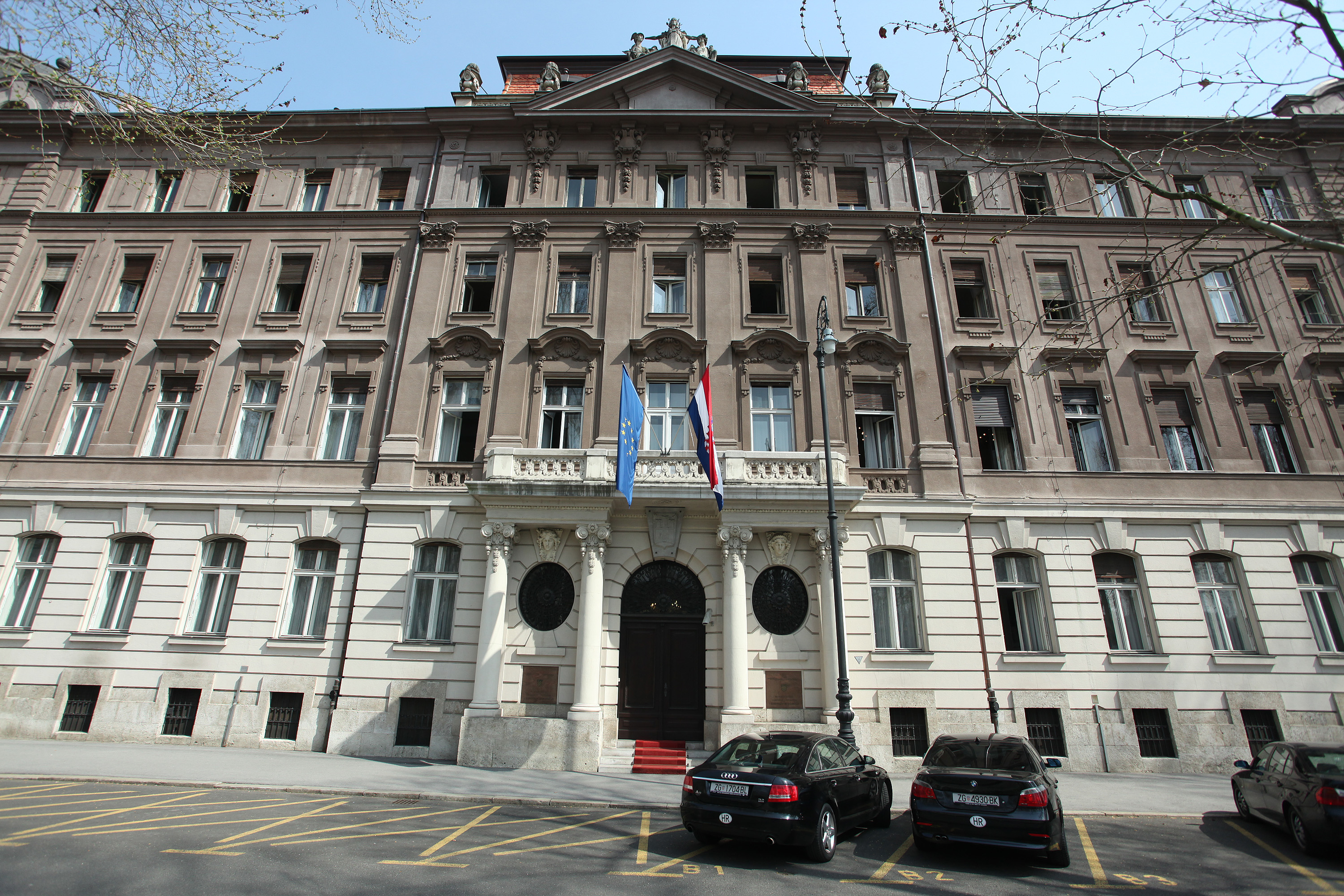 Zagreb: Ote?enja na novoure?enoj zgradi MVPEI-a