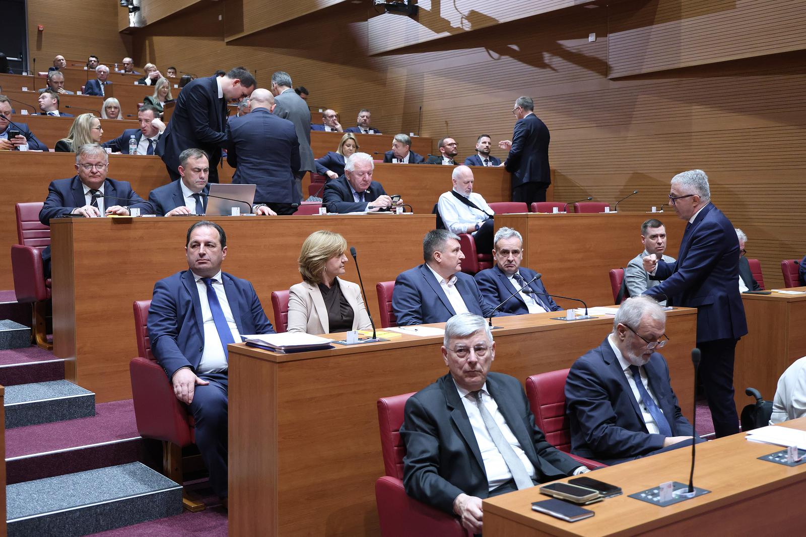 Zagreb: Sabor glasovanjem završio 5. sjednicu