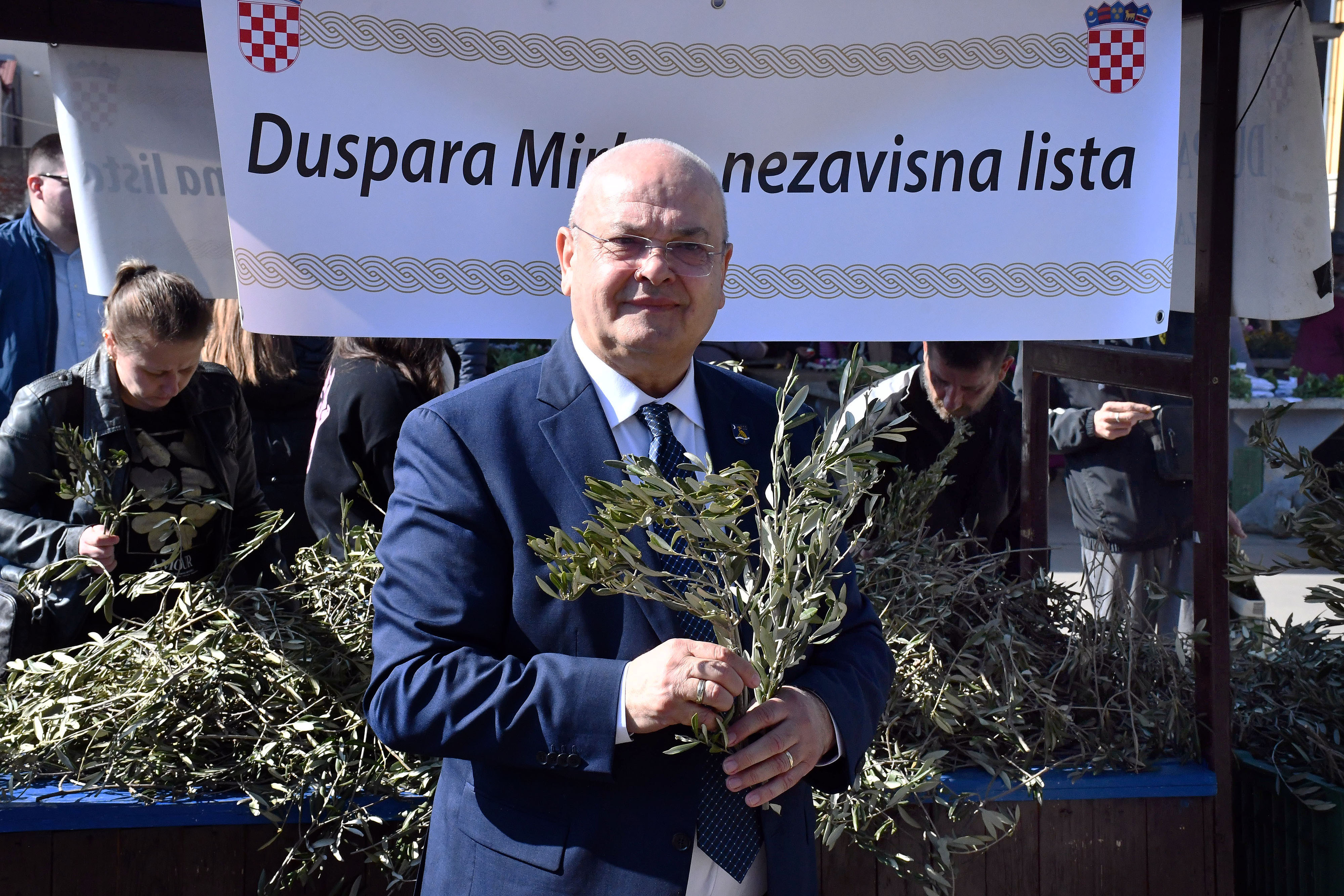 Mirko Duspara na gradskoj tržnici najavio kandidaturu za gradonačelnika Slavonskog Broda