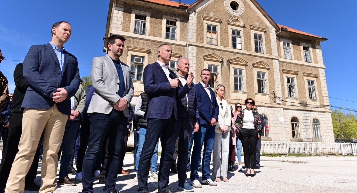 36d731b4-6cac-4ecb-80e4-7a9ca7cc2525