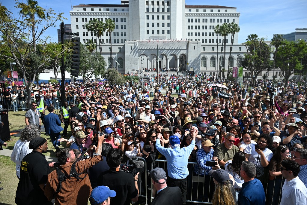 Bernie Sanders and Alexandria Ocasio-Cortez supporters share their feelings about US President Donald Trump