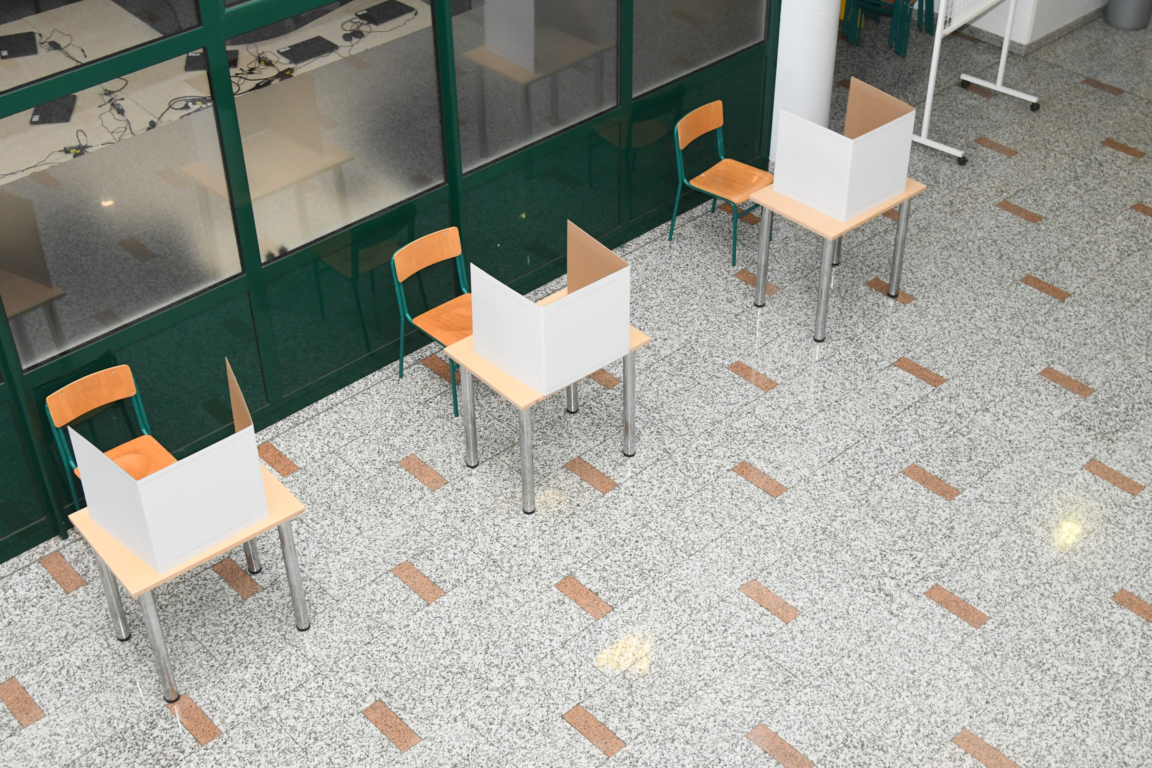 Bjelovar: Građani izlaze na birališta od ranog jutra kako bi glasovali za novog predsjednika ili predsjednicu RH