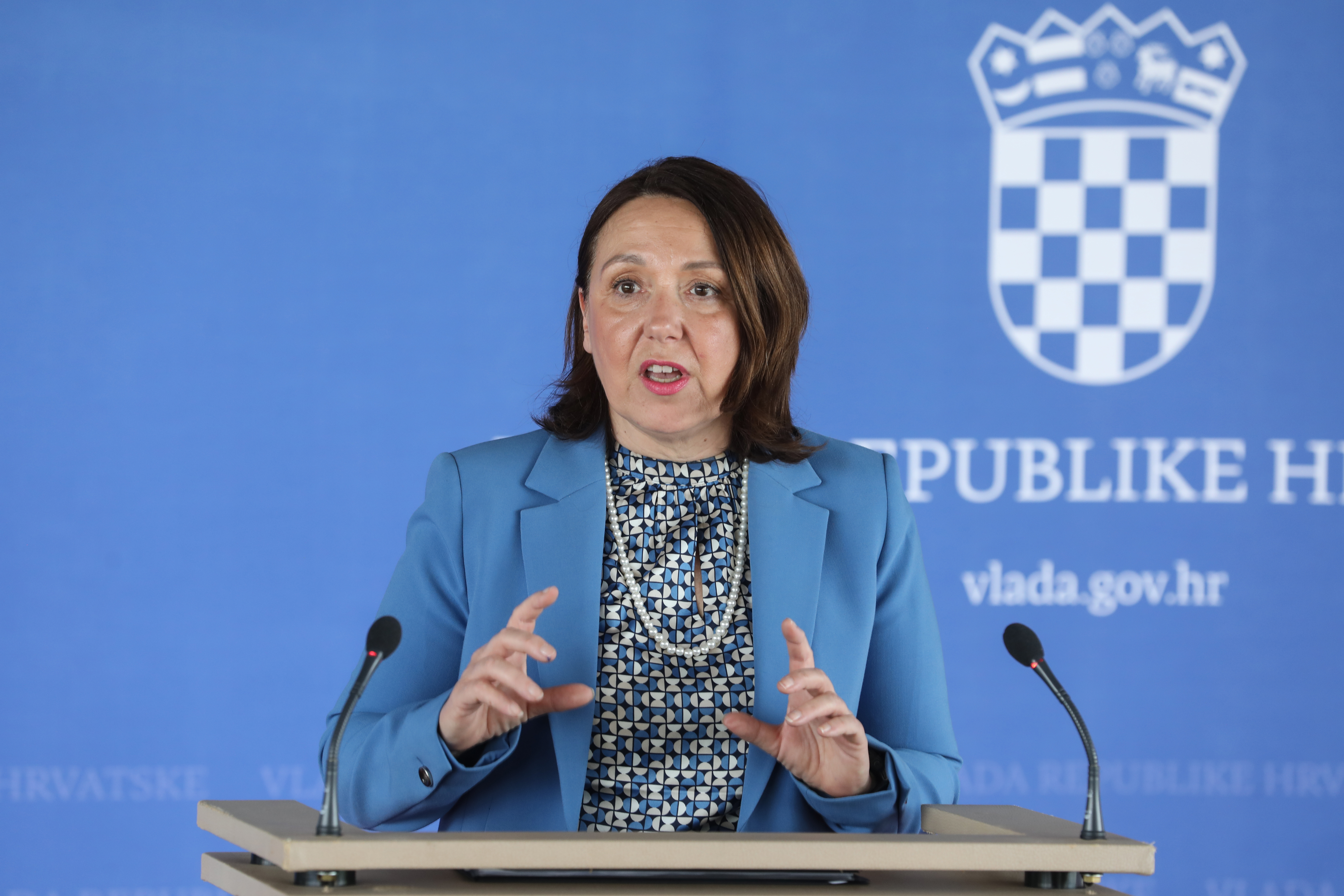 Zagreb: Irena Hrstić dala izjavu za medije nakon sjednice Vlade