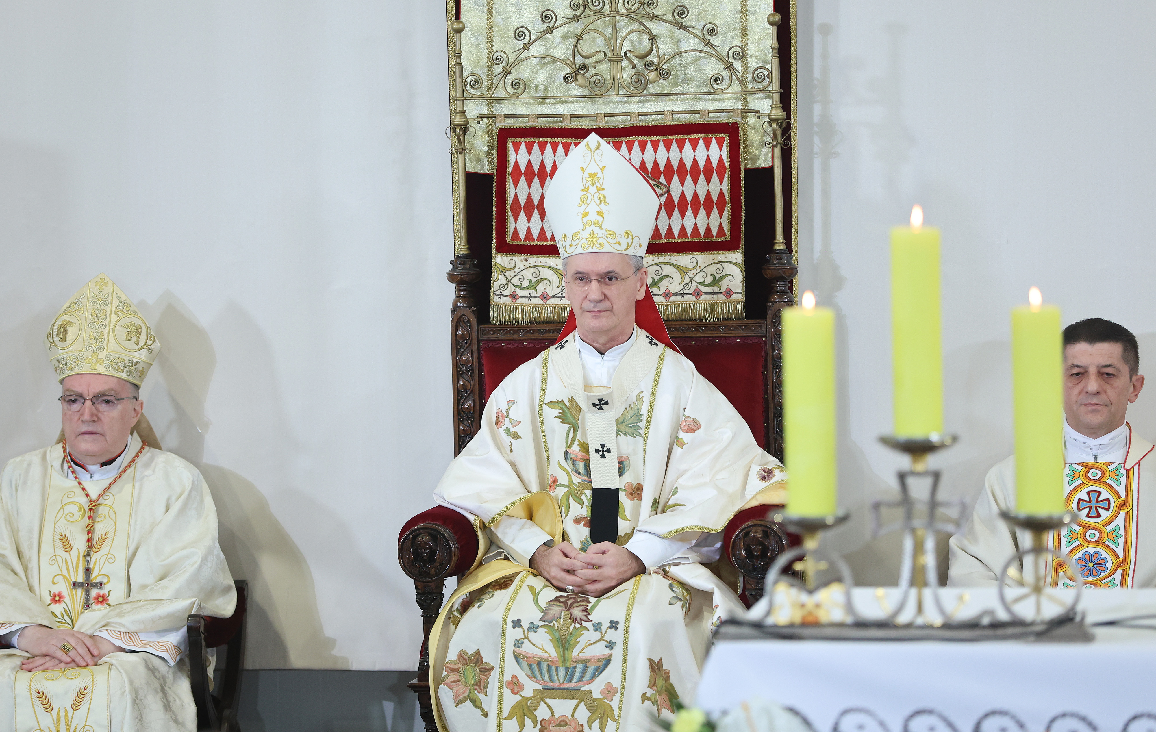 Zagreb: Svetu misu u povodu Uskrsa predvodio je mons. Drazen Kutleša, zagrebački nadbiskup i metropolit