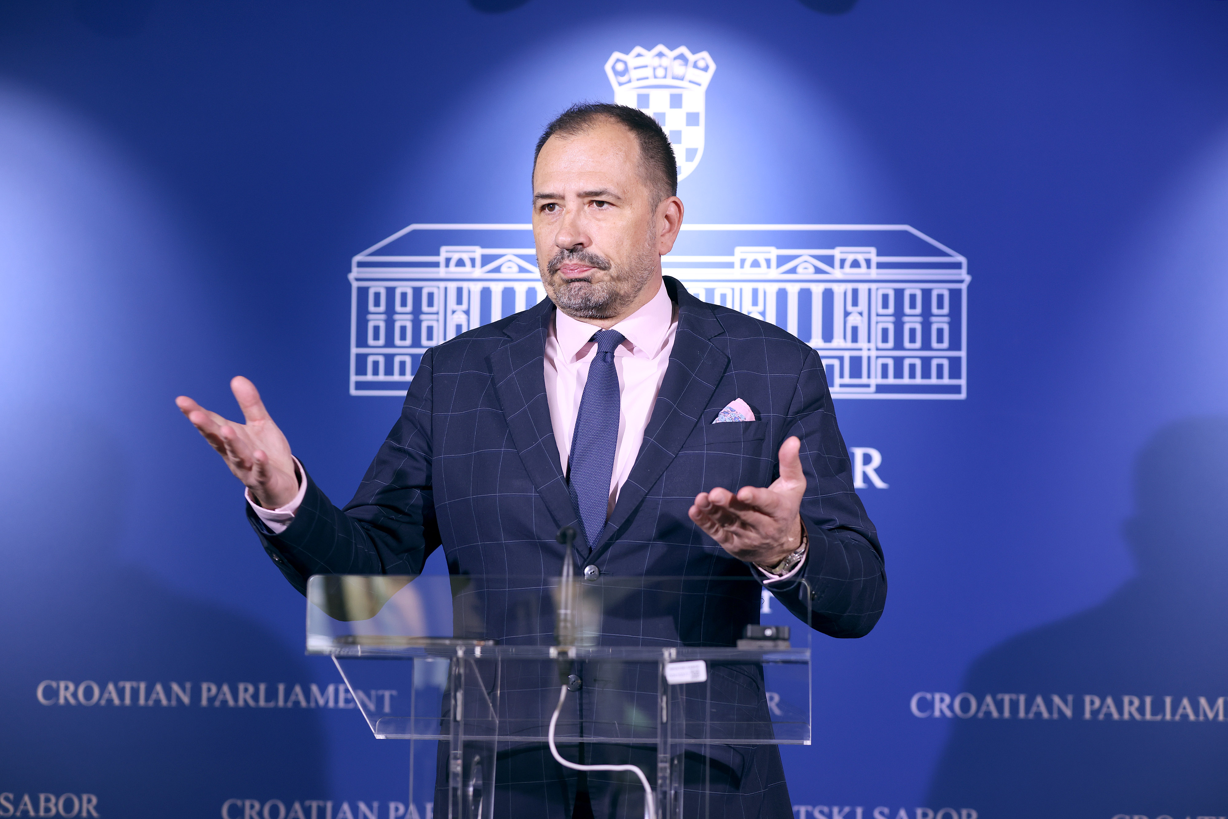 Zagreb: Igor Peternel o uhićenju Ivana Lesandrića