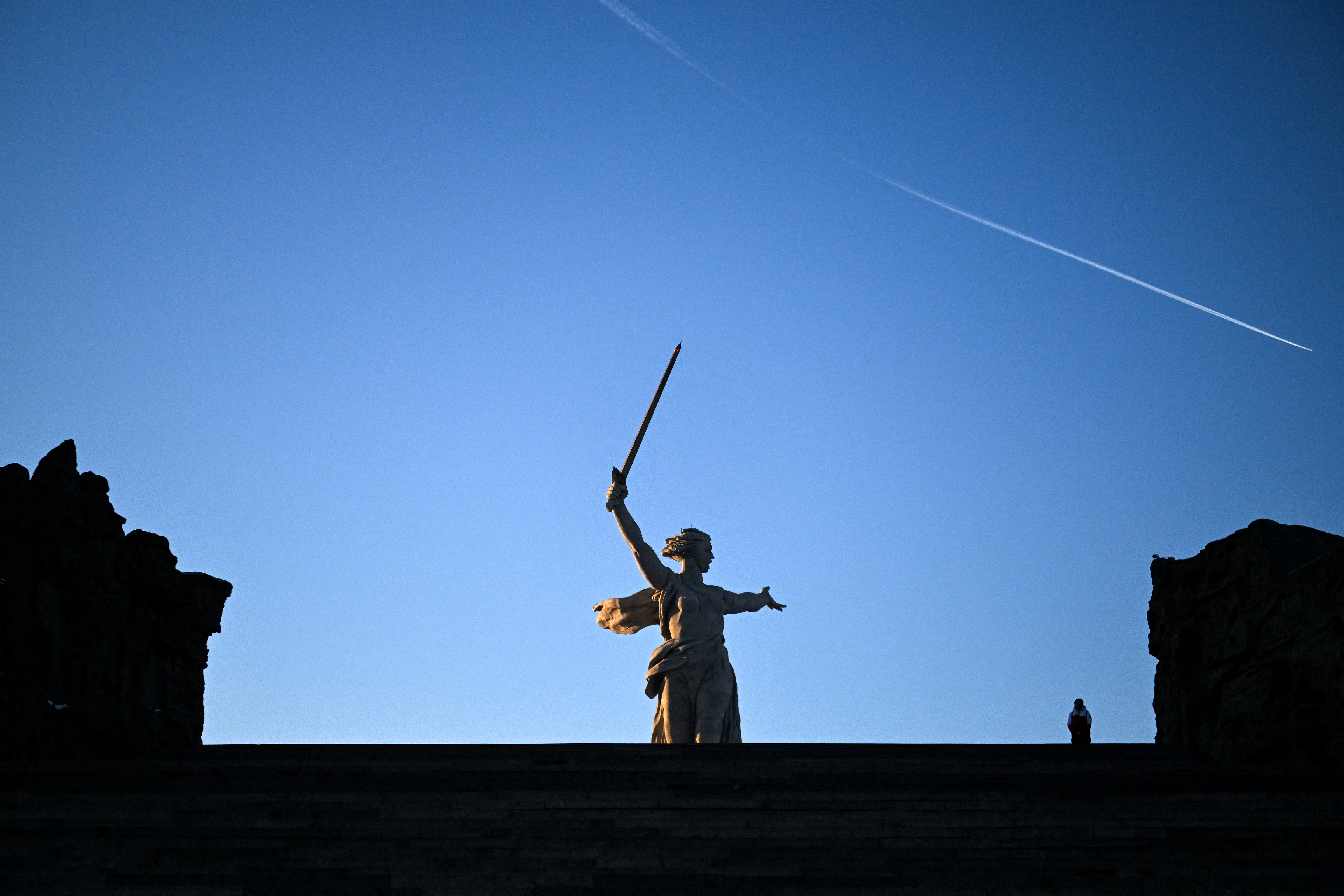 spomenik Majka Domovina zove