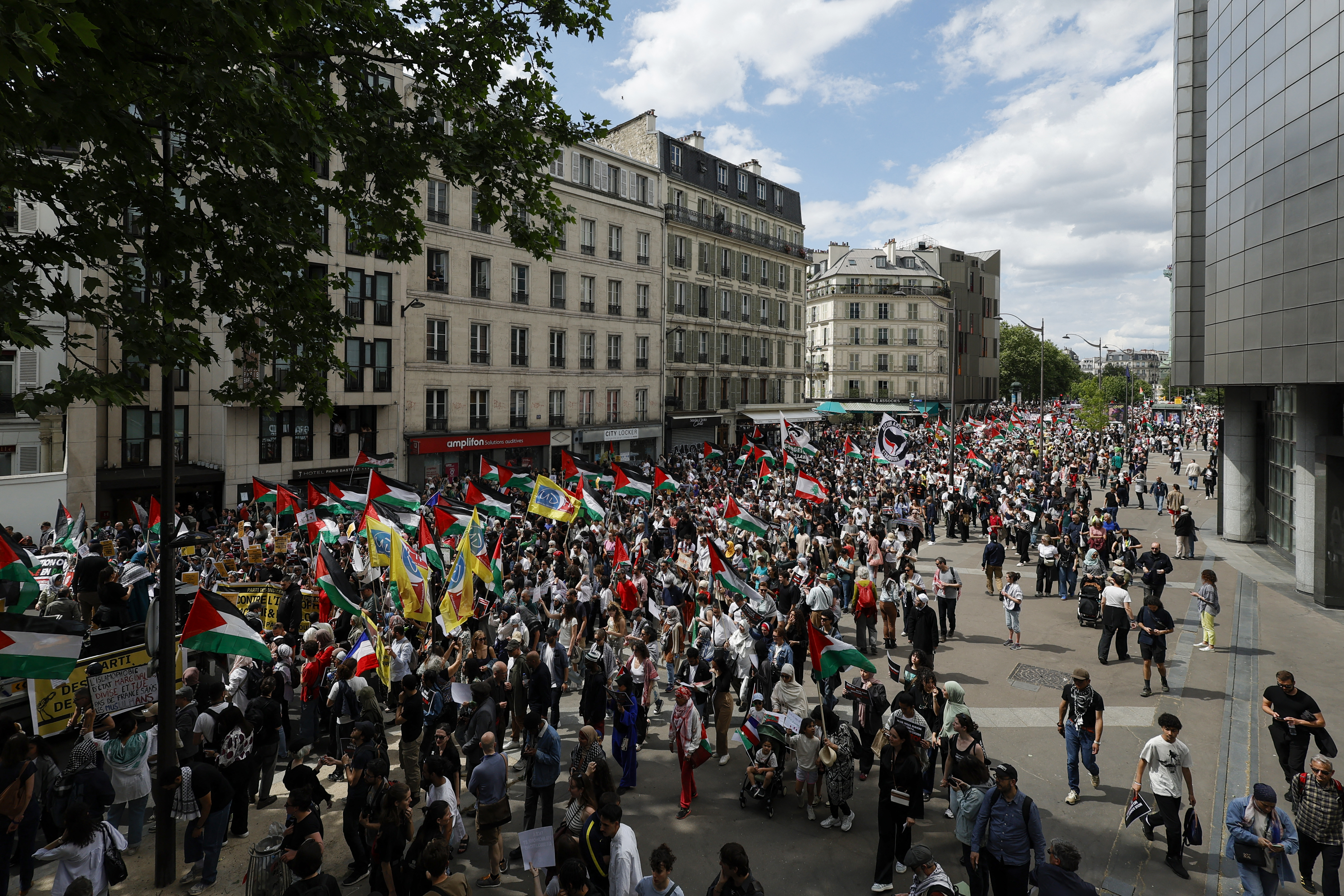 Prosvjed protiv islamofobije u Parizu