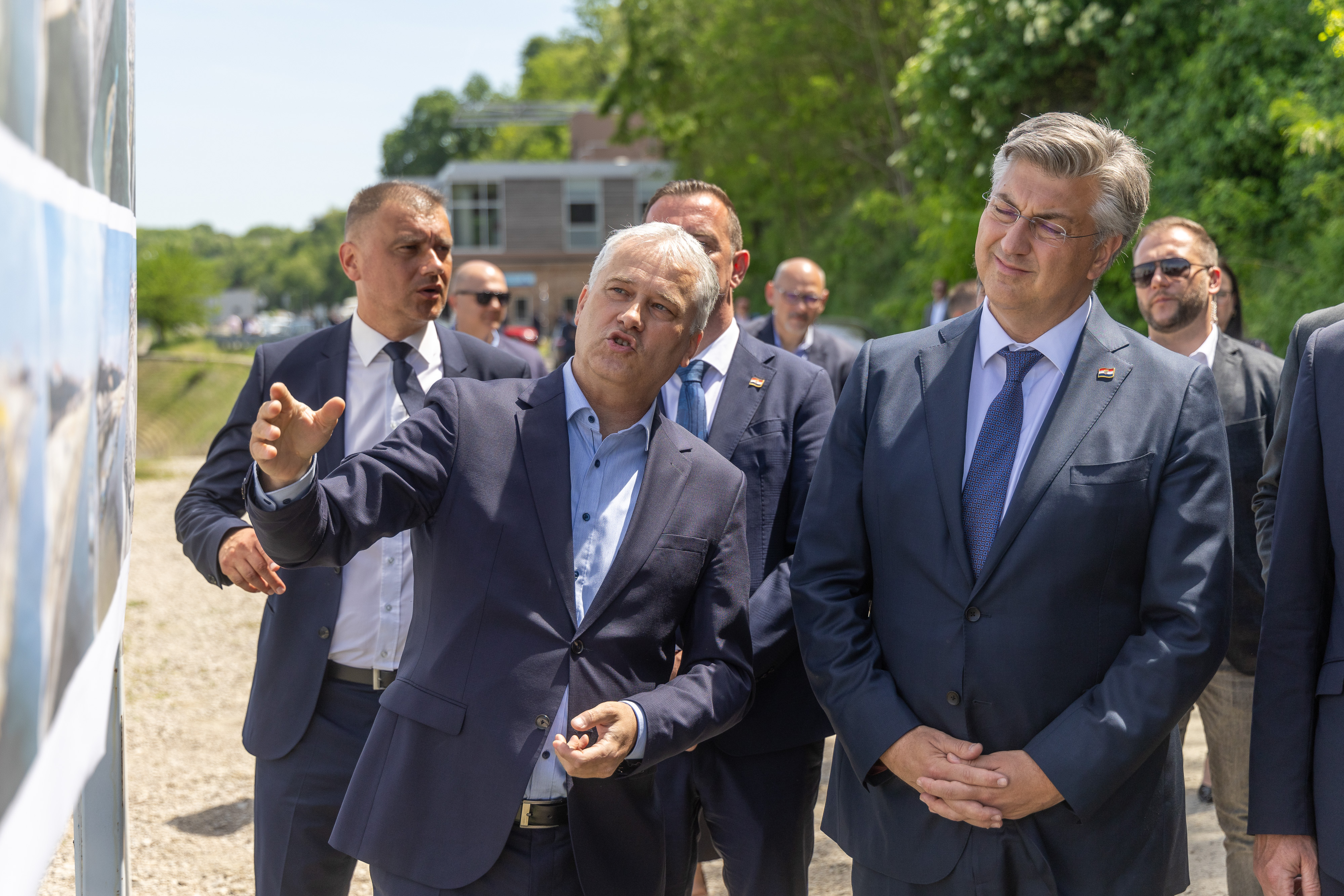 Vukovar: Gradonačelnik Penava i Andrej Plenković obišli zemljišta na obali Dunava