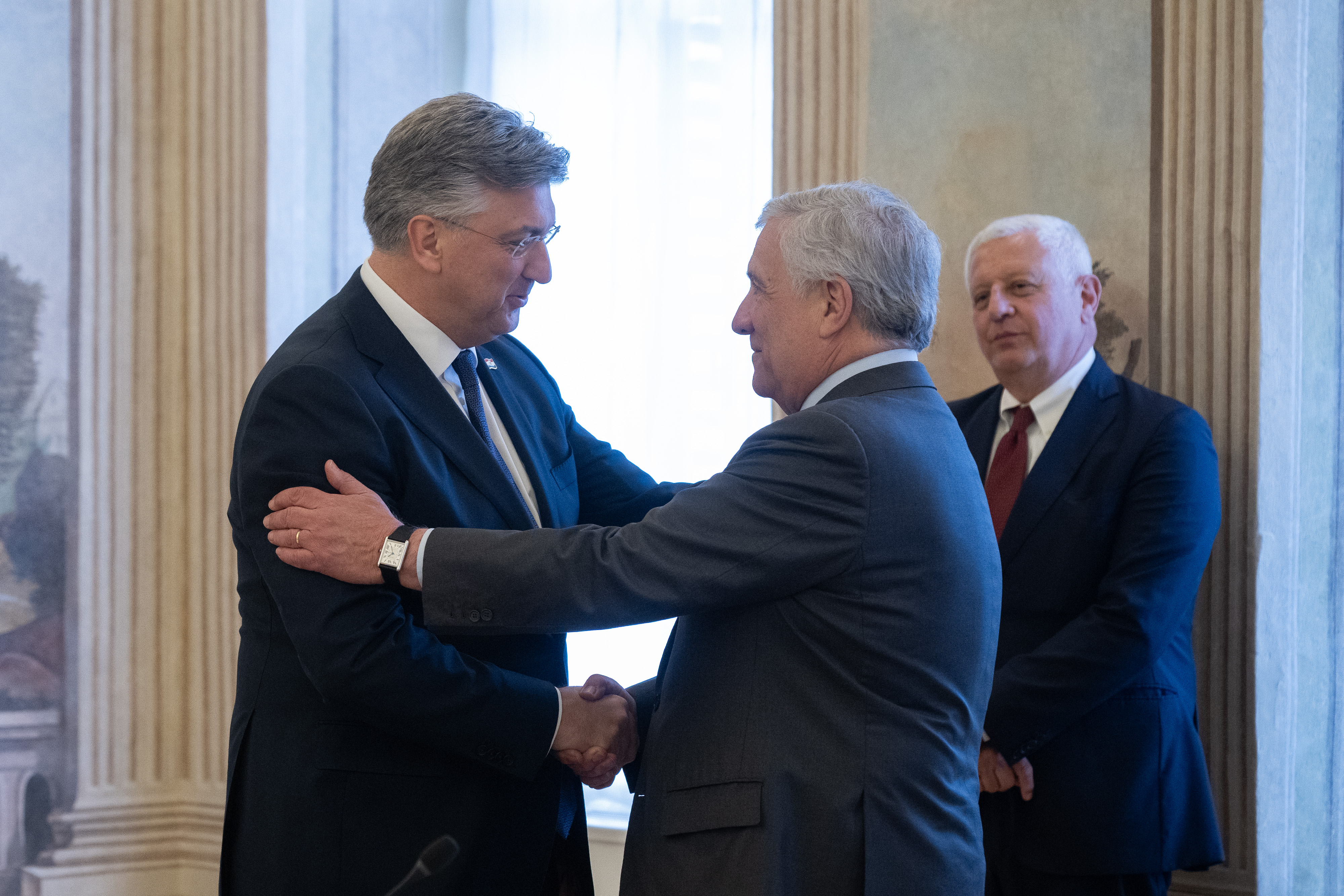 Zagreb: Andrej Plenković primio je ministra vanjskih poslova i međunarodne suradnje Talijanske Republike Antonija Tajanija