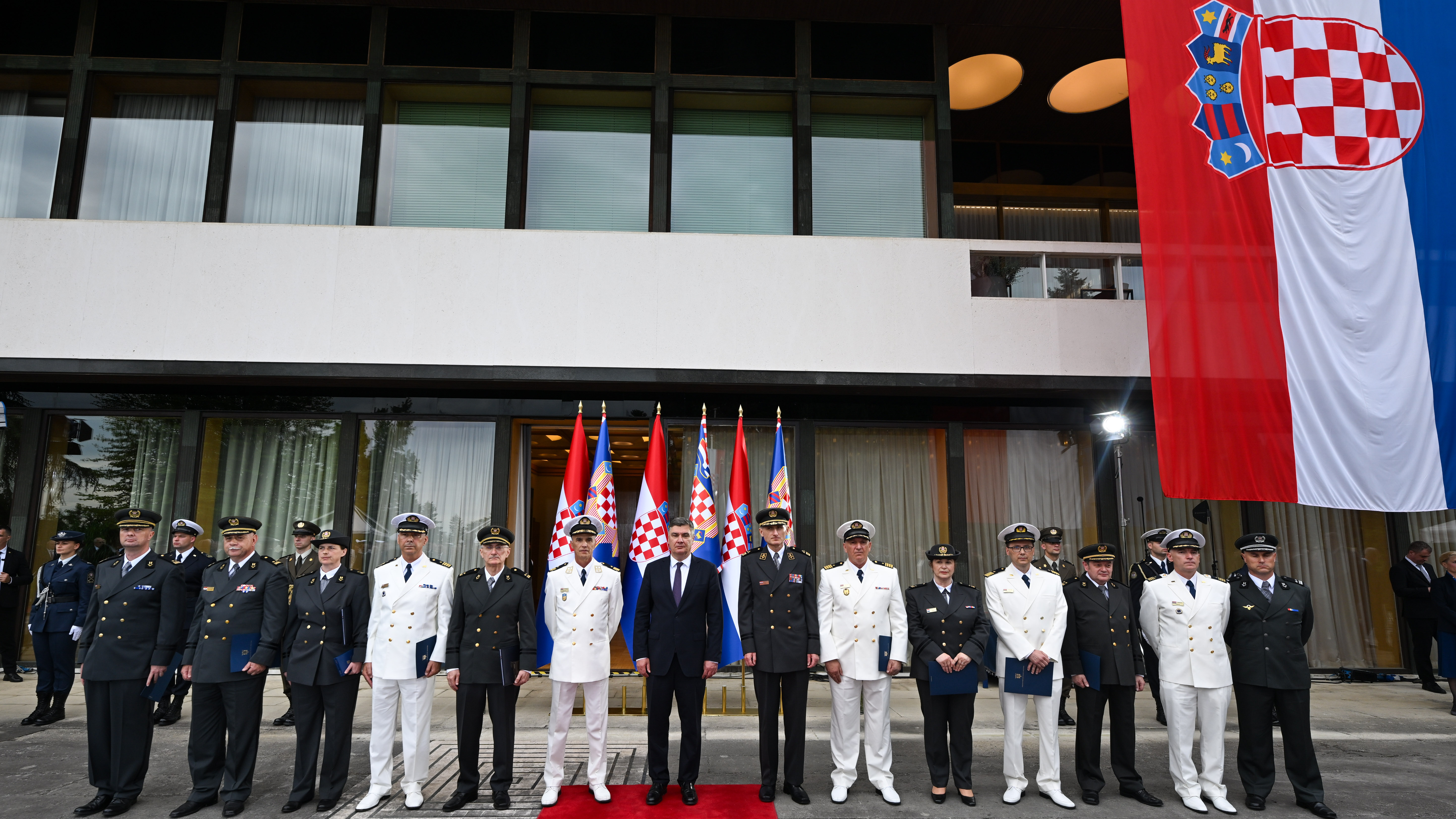 bcc87e2d-6c3e-4b91-8918-c0656122148f