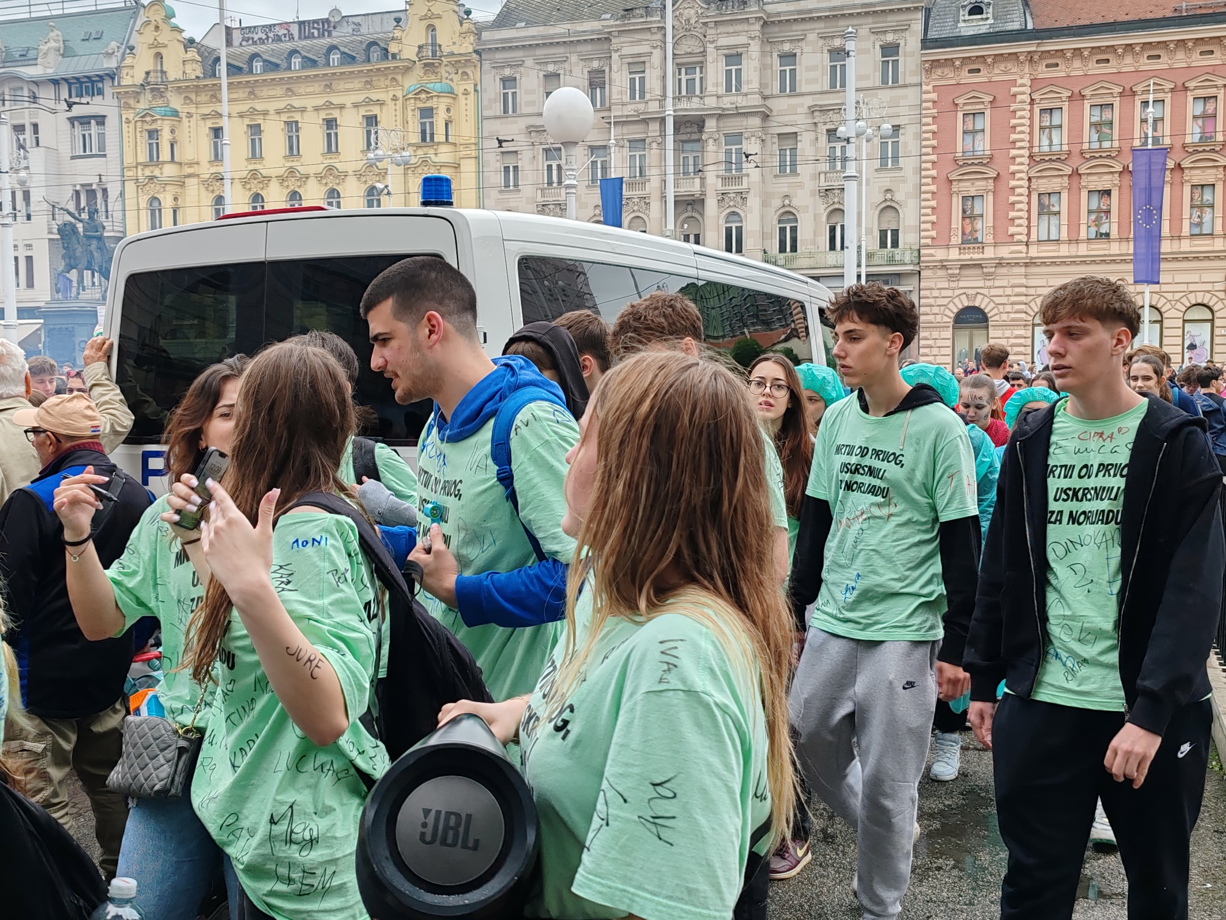 602d8a2d-0d1b-4307-84e9-df31a2c6c342