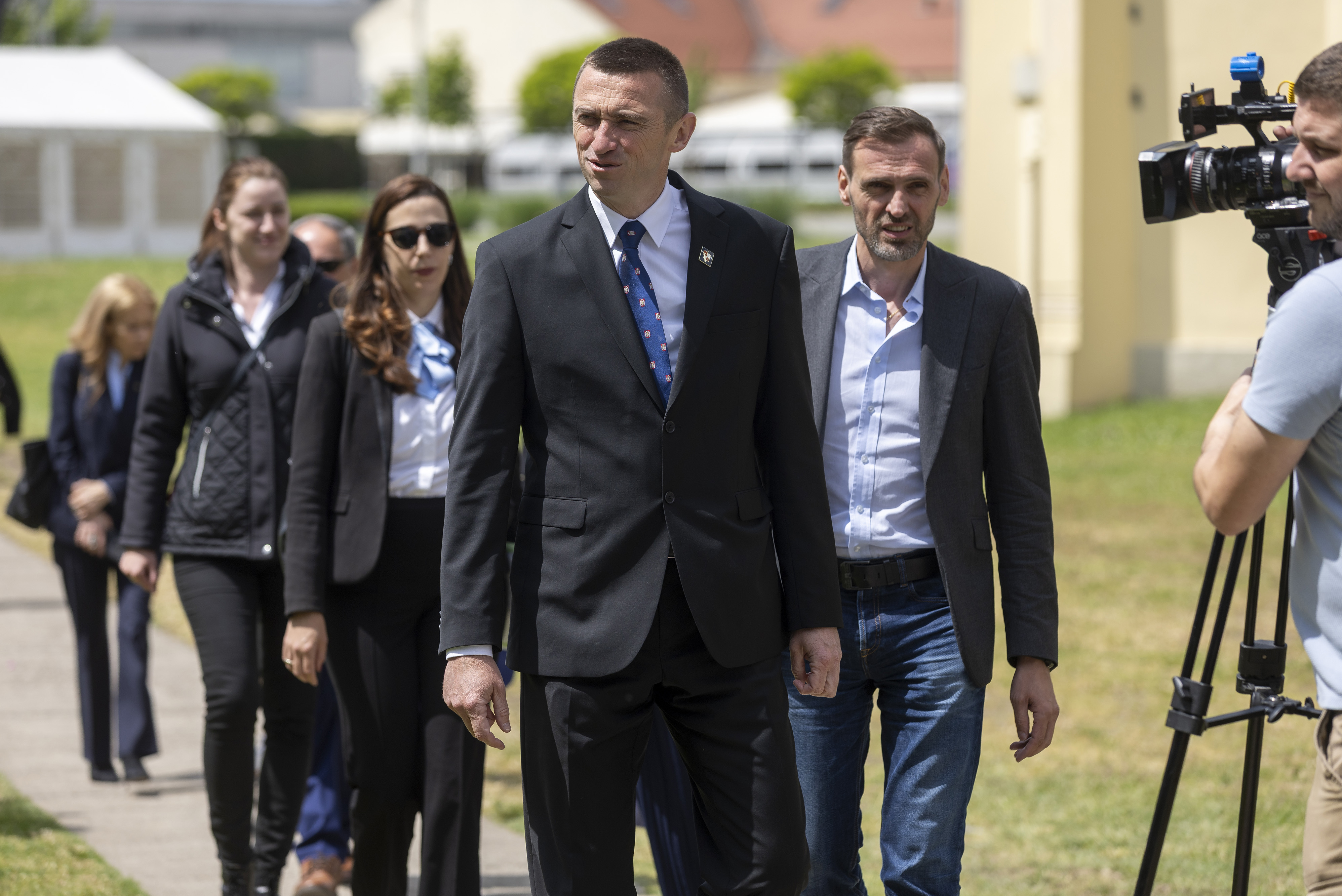 PXL_090525_132427638