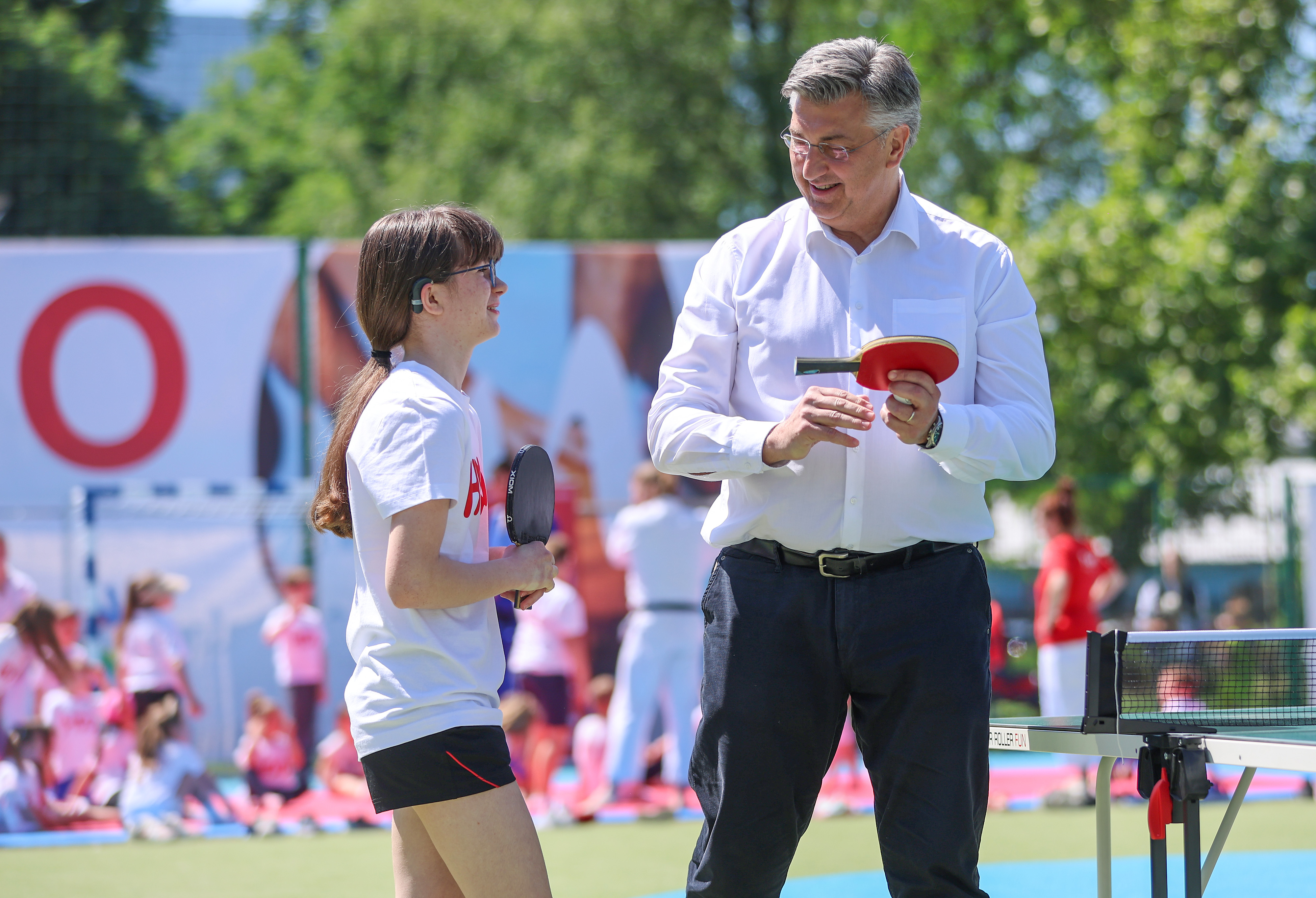 Andrej Plenković igra stolni tenis