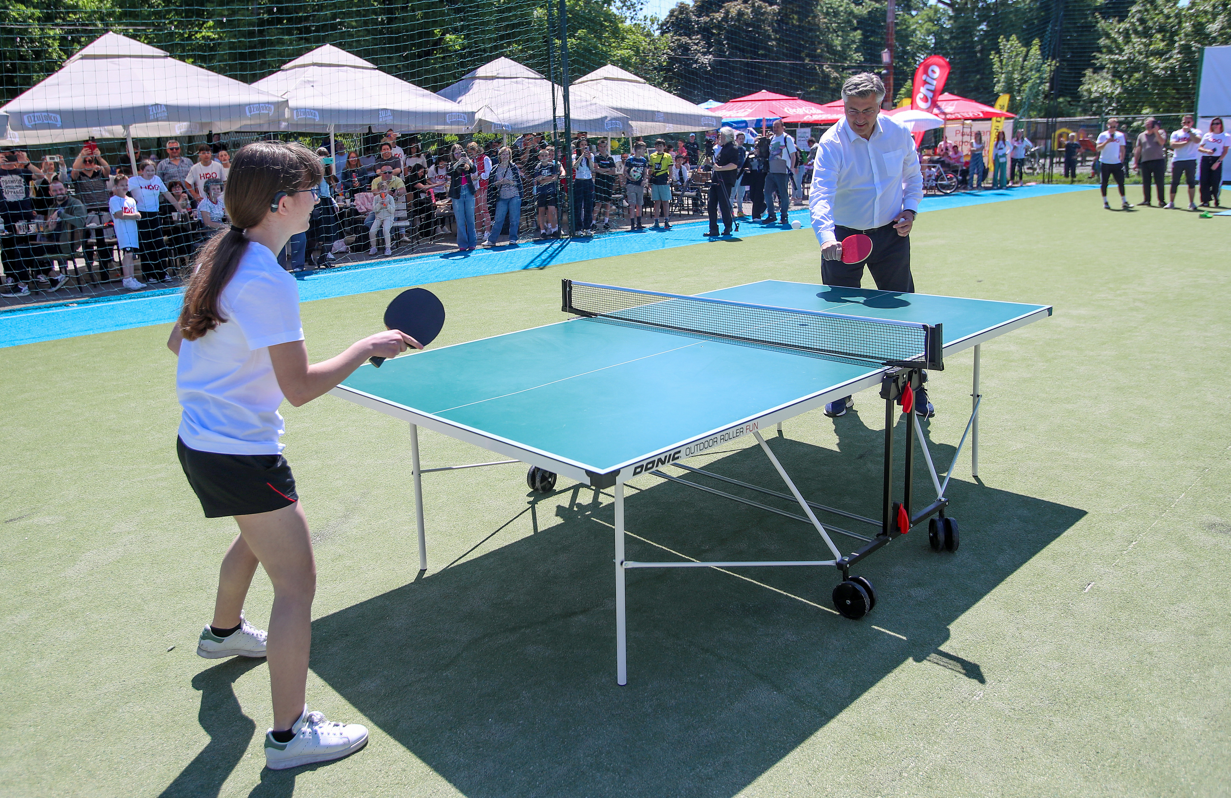Andrej Plenković igra stolni tenis