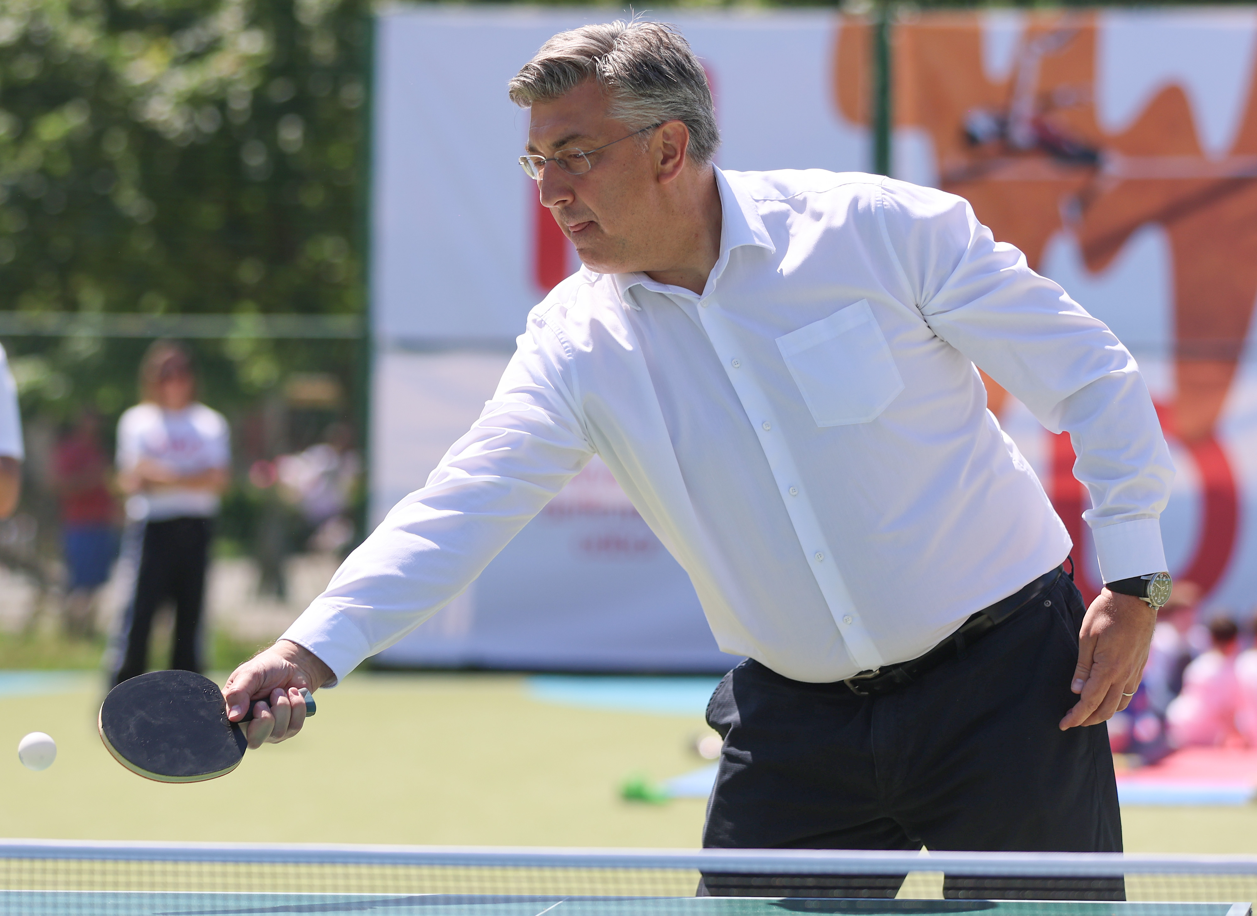Andrej Plenković igra stolni tenis