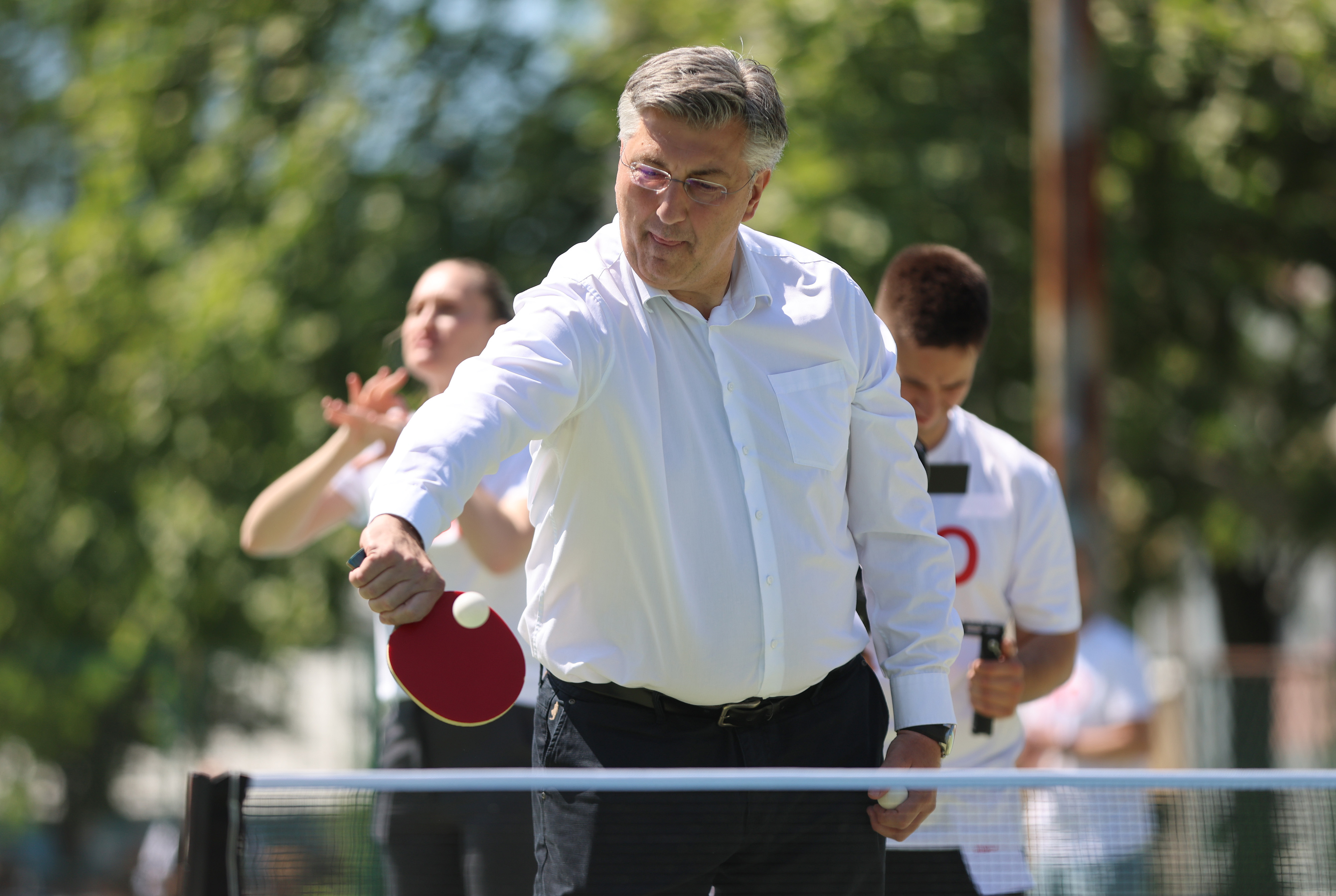 Andrej Plenković igra stolni tenis