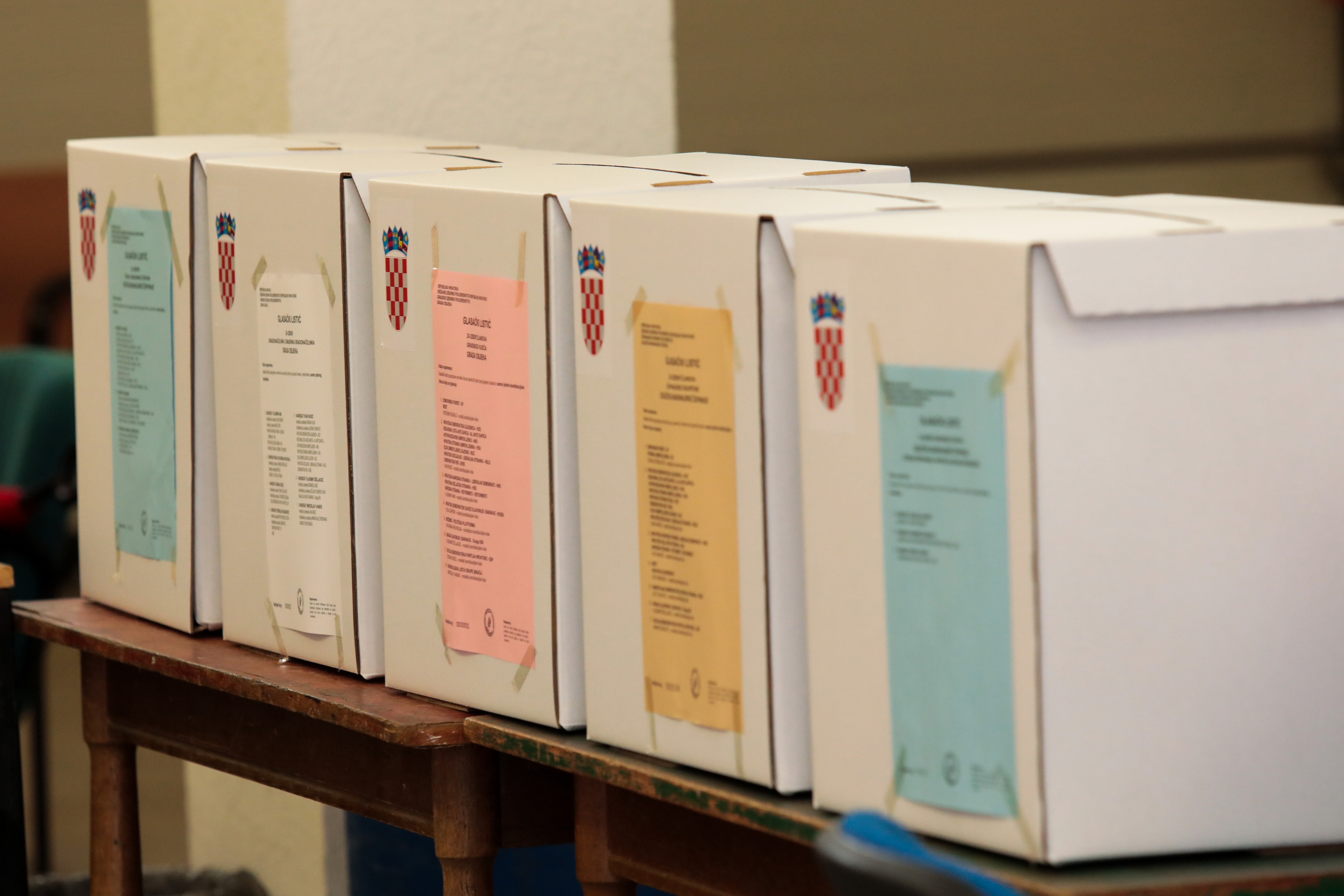 Izborne kutije, biralište