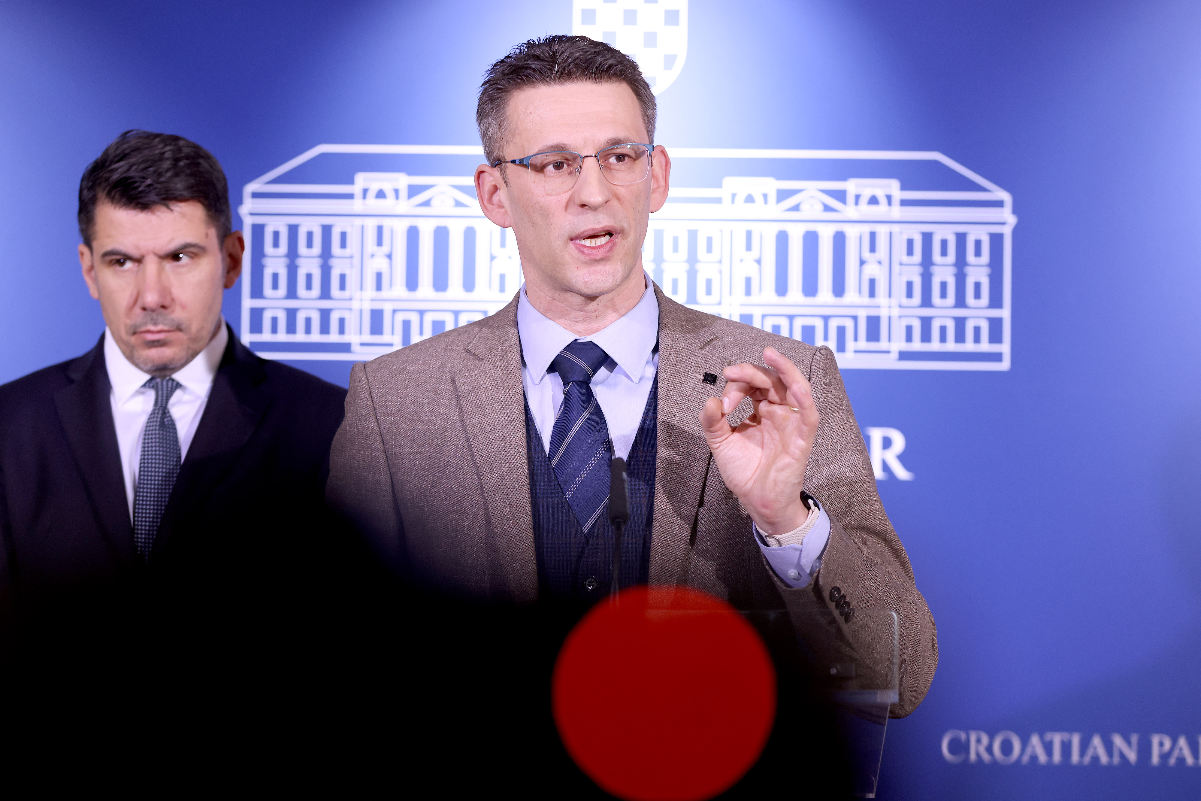 PXL_200225_128595313