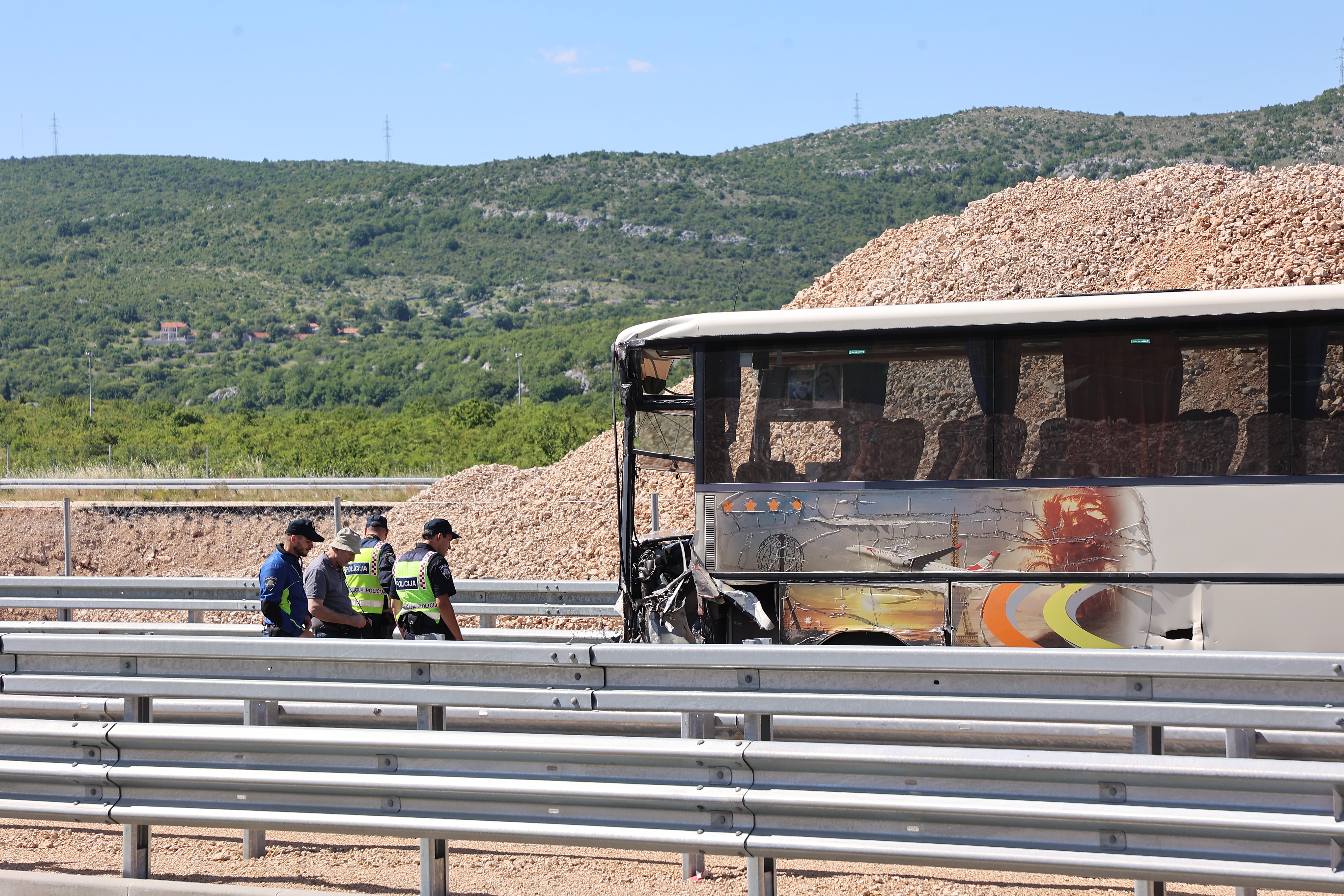 PXL_250525_133371923