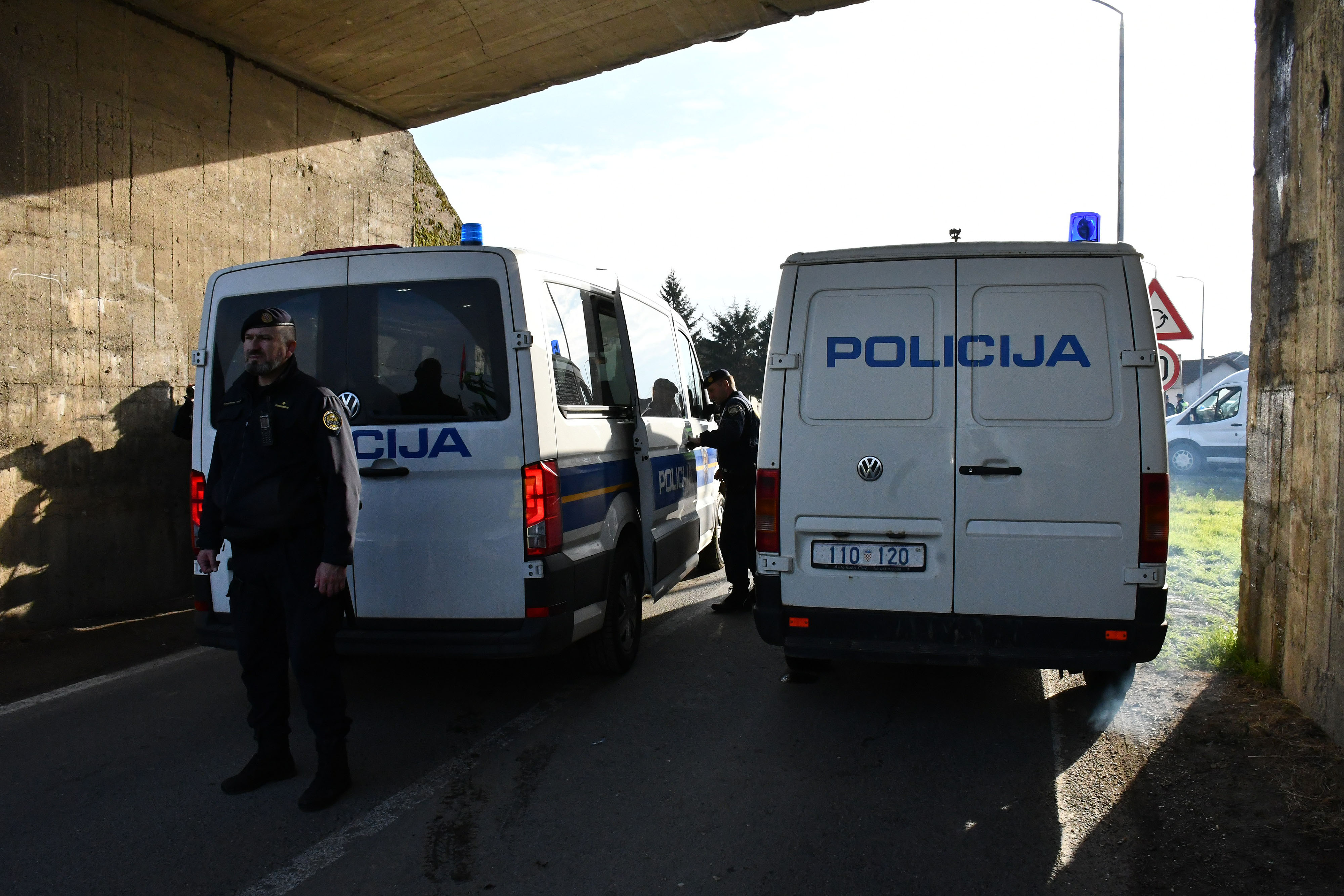 PXL_231123_106486934