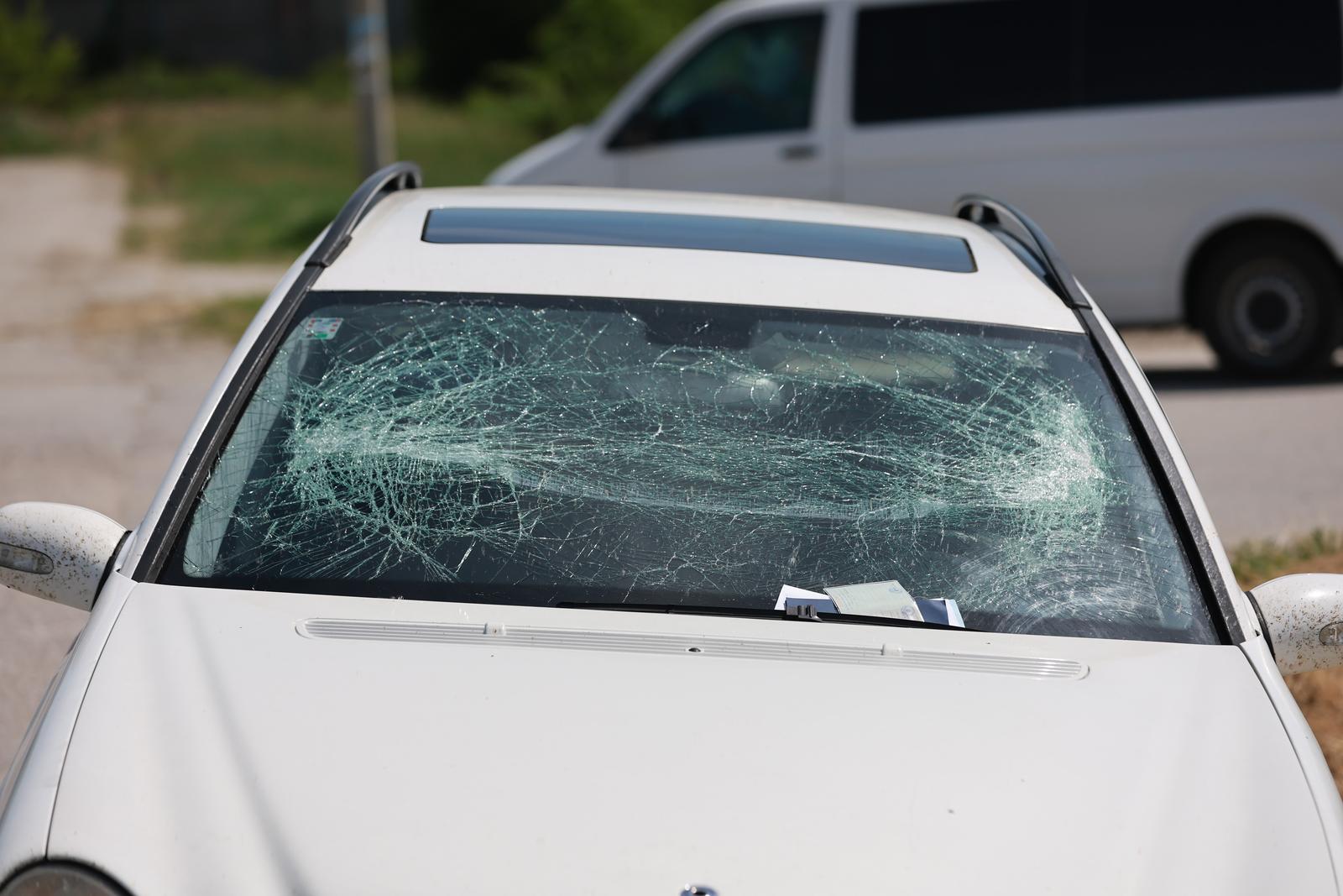 slupani auto, babina greda, PIXSELL