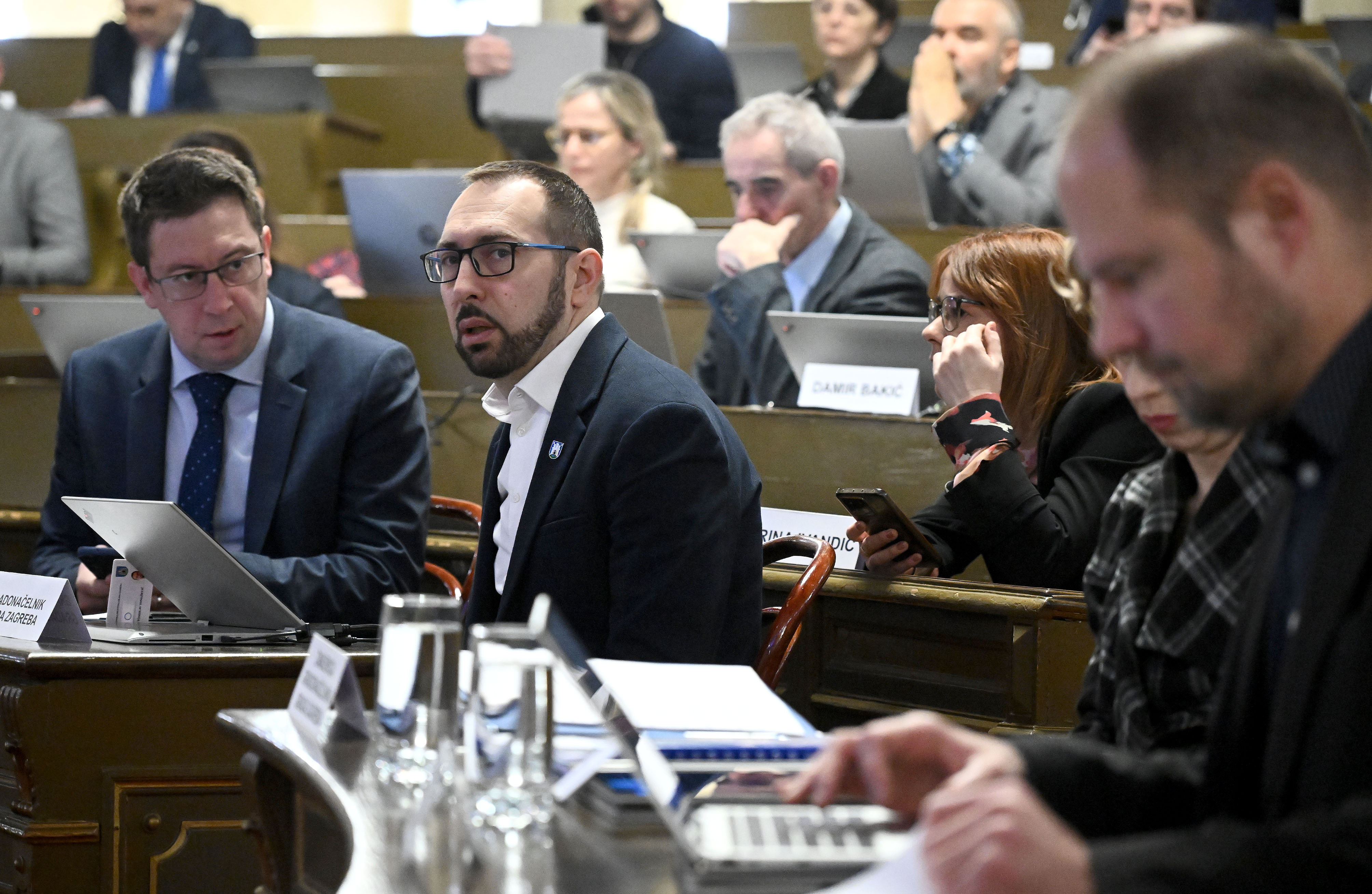 PXL_230125_127136326