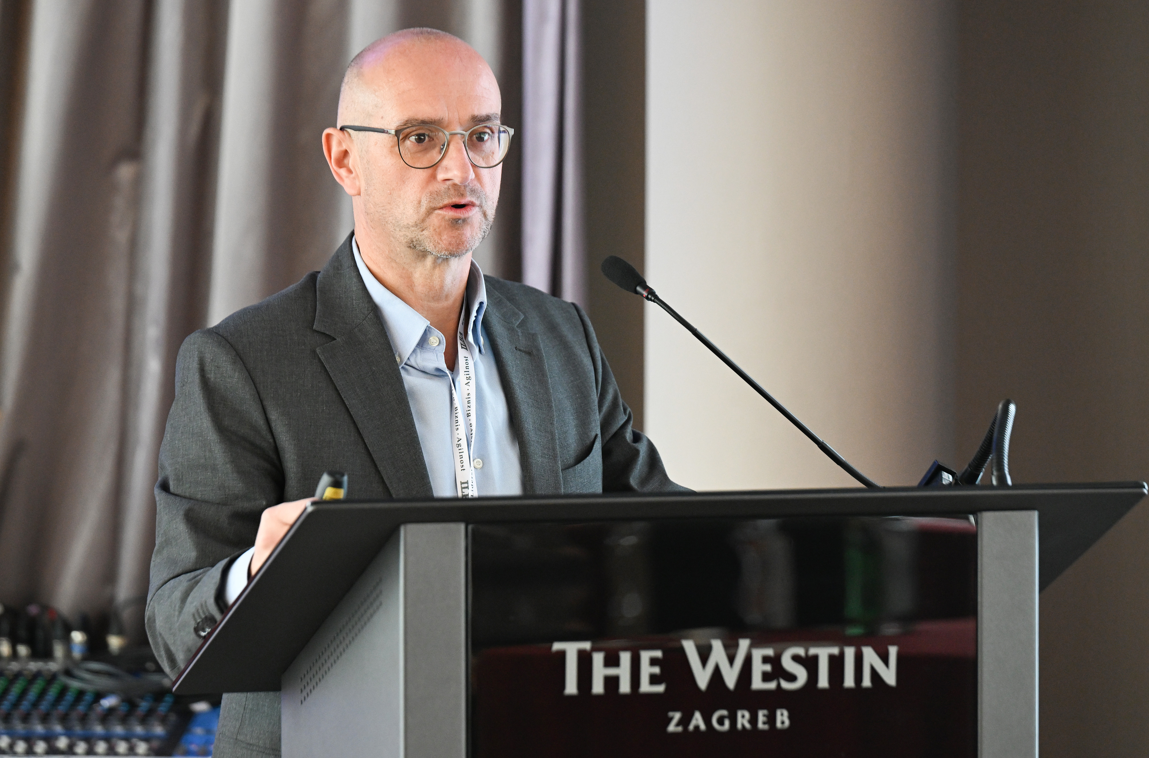 PXL_121124_123999948