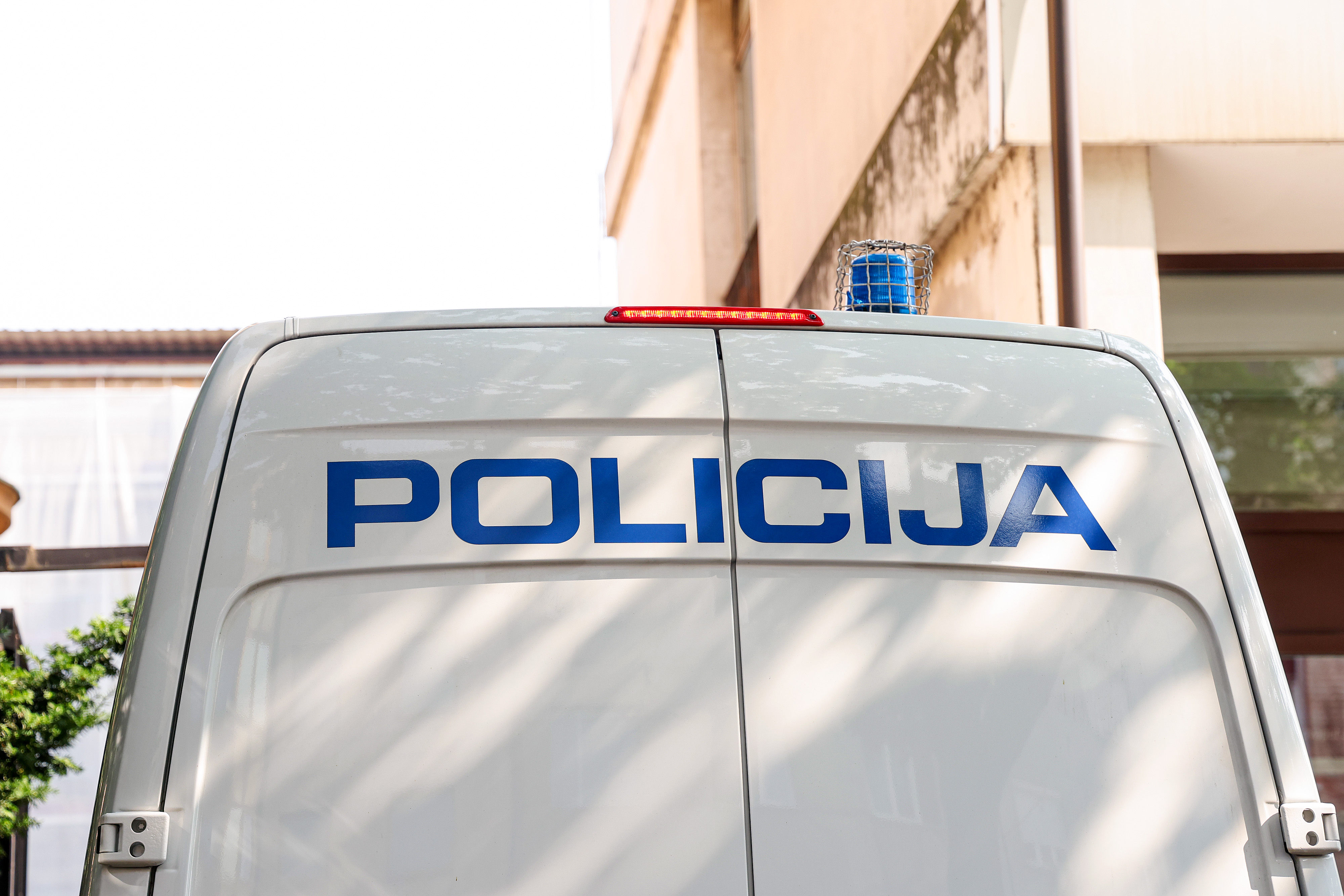 policija