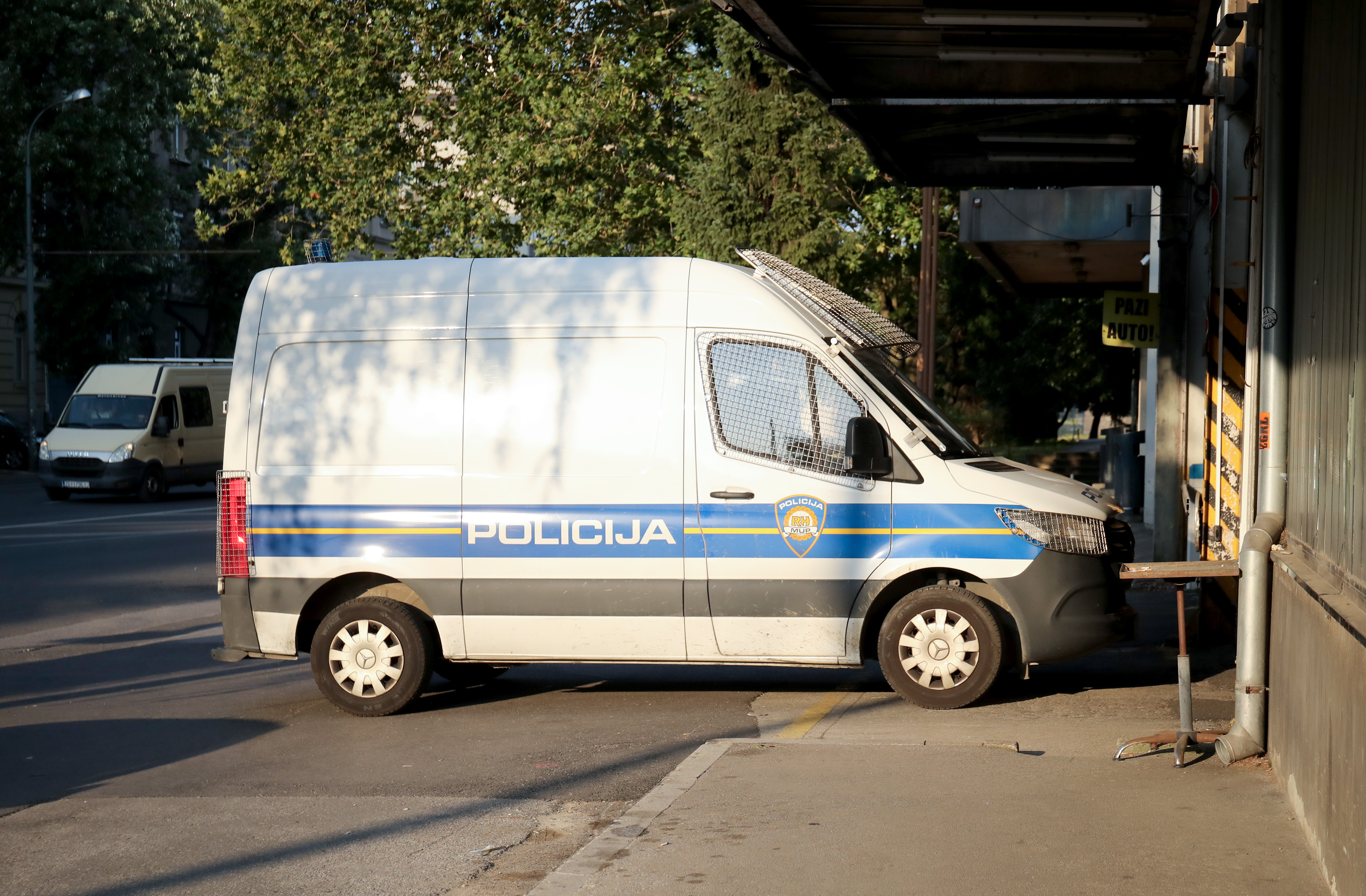 policija