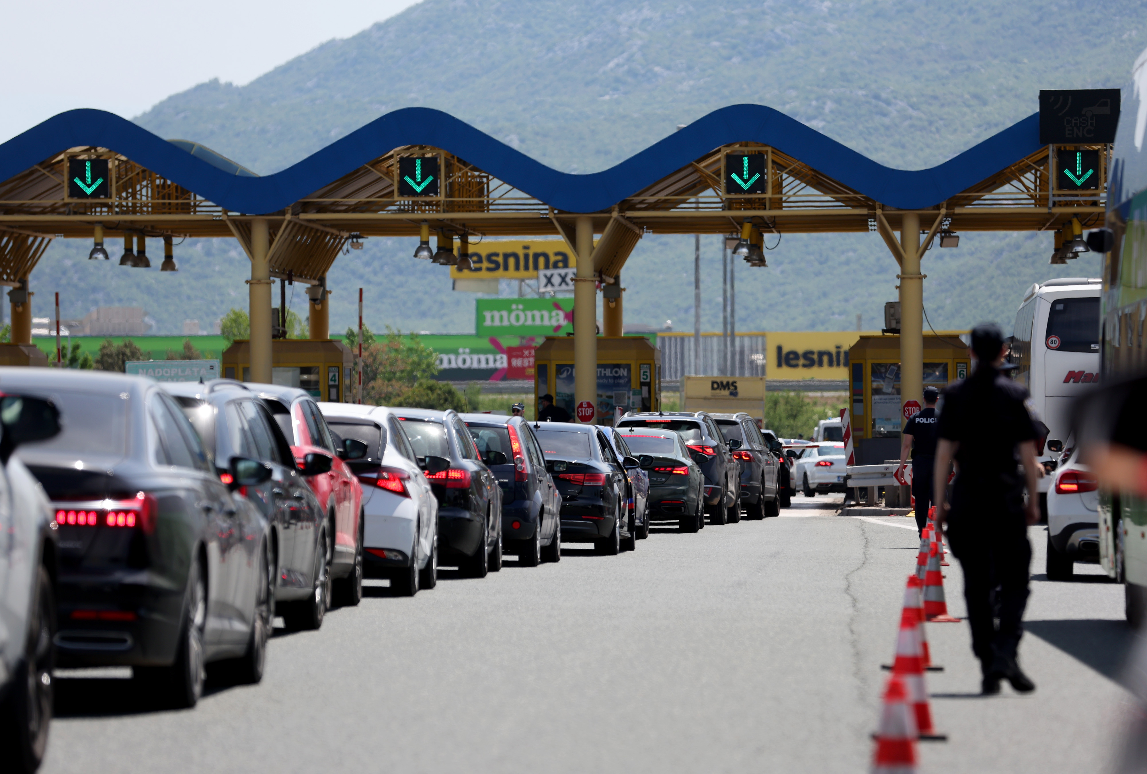 gužva, naplatne kućice