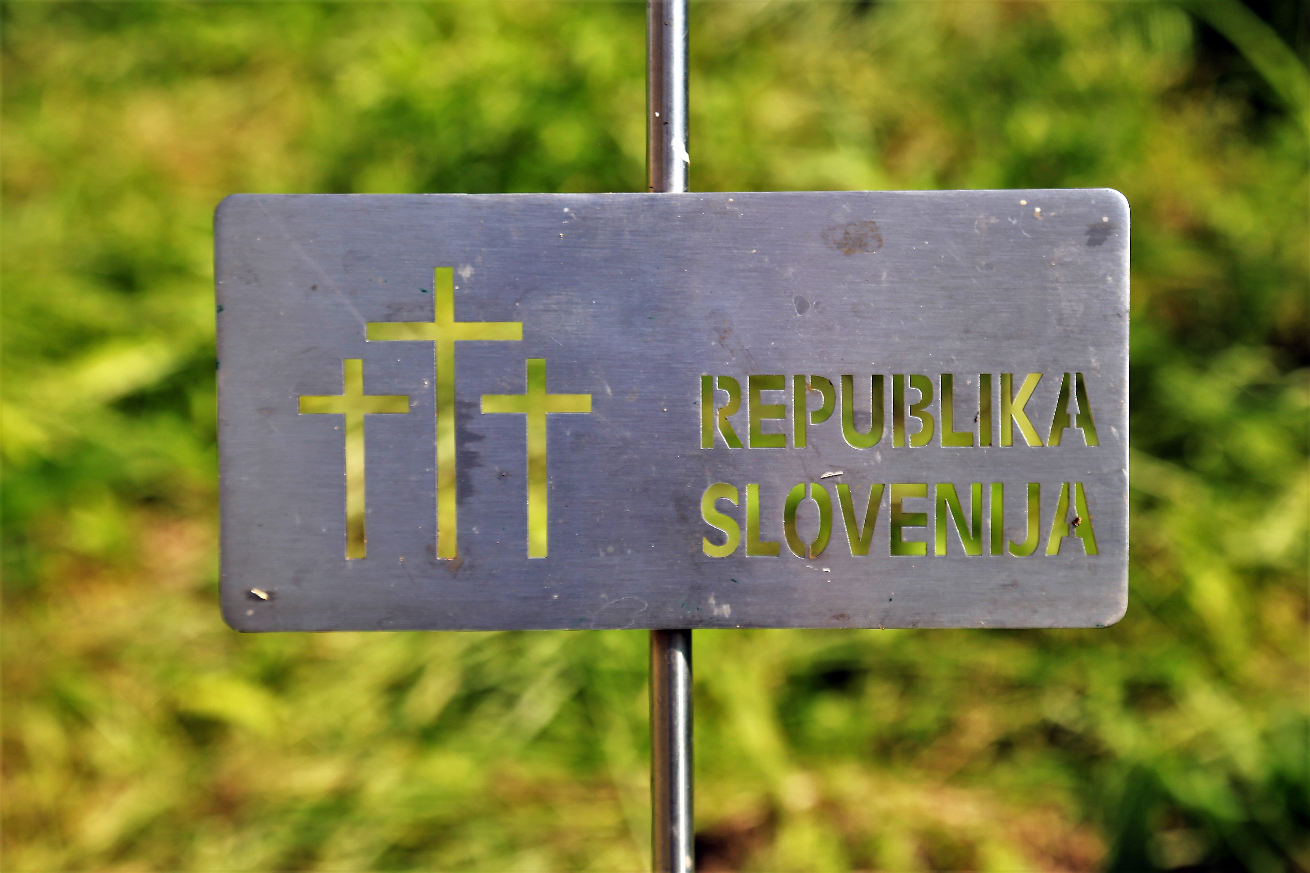 pixsell, slovenija grobnica BORUT ZIVULOVIC