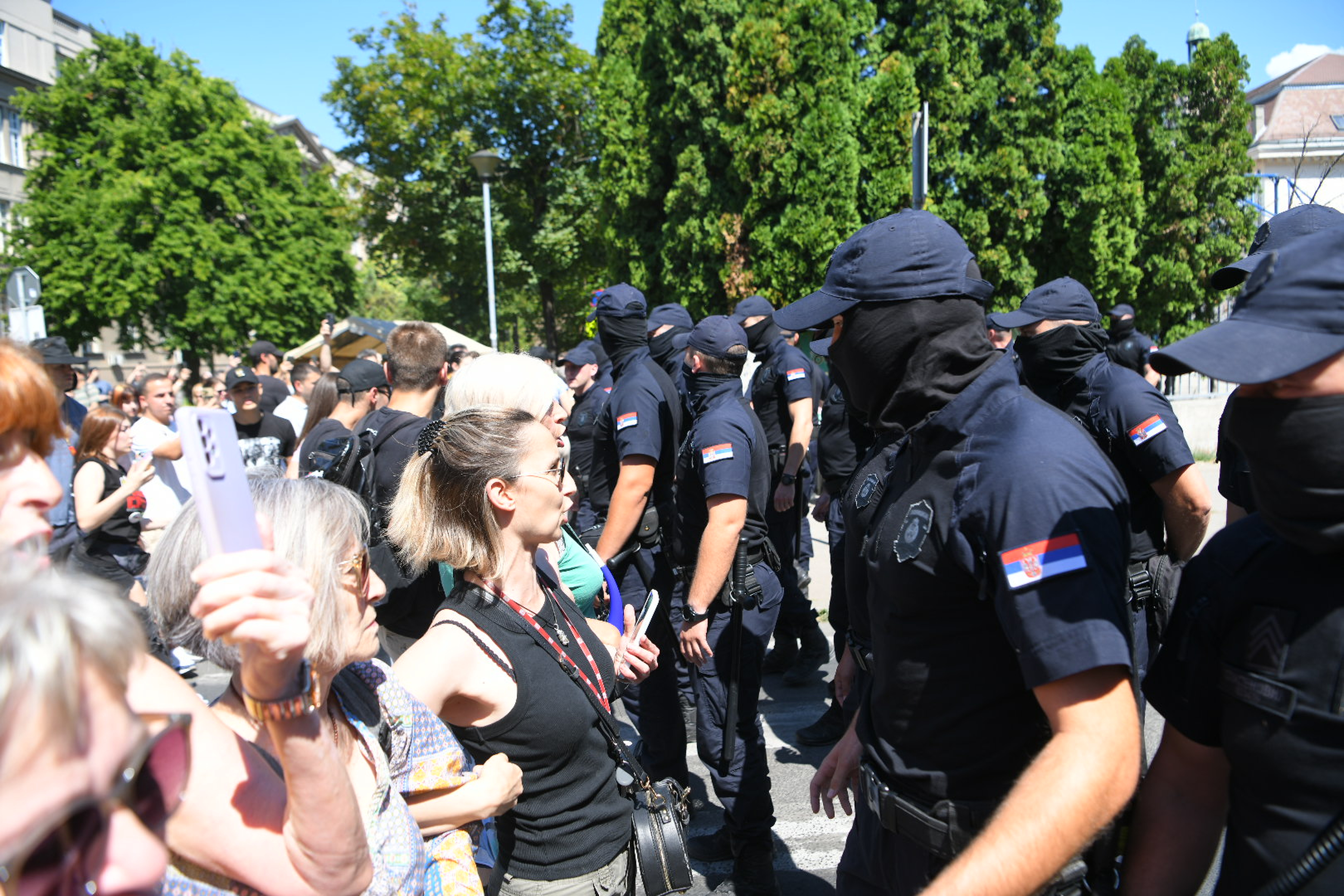 pixsell, srbija policija