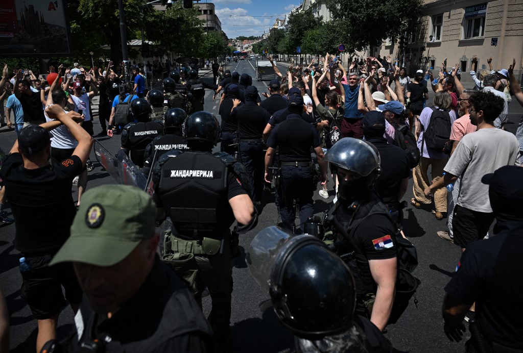 afp, 22.6., beograd blokade