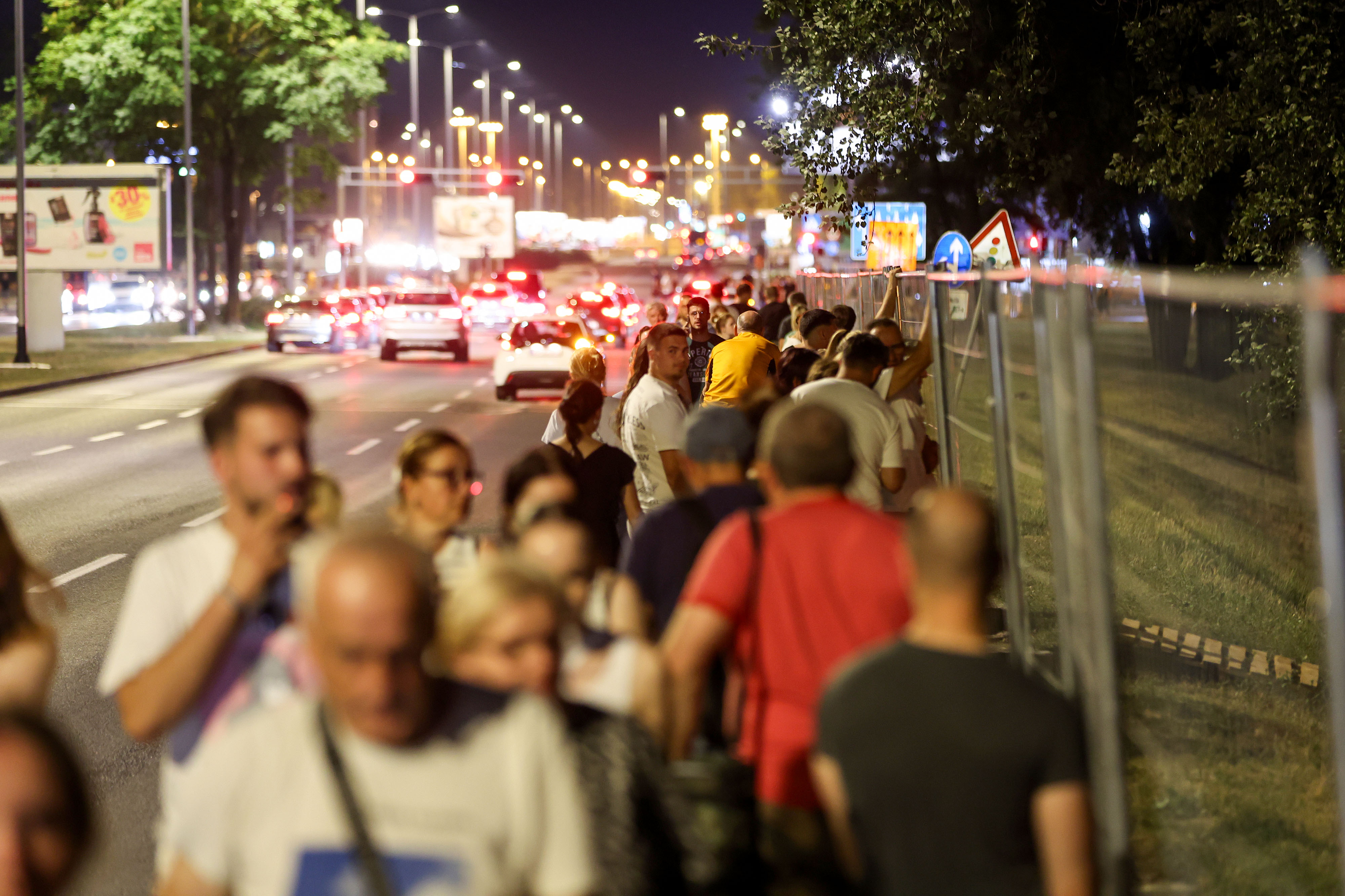 gužva uoči probe za Thompsonov koncert