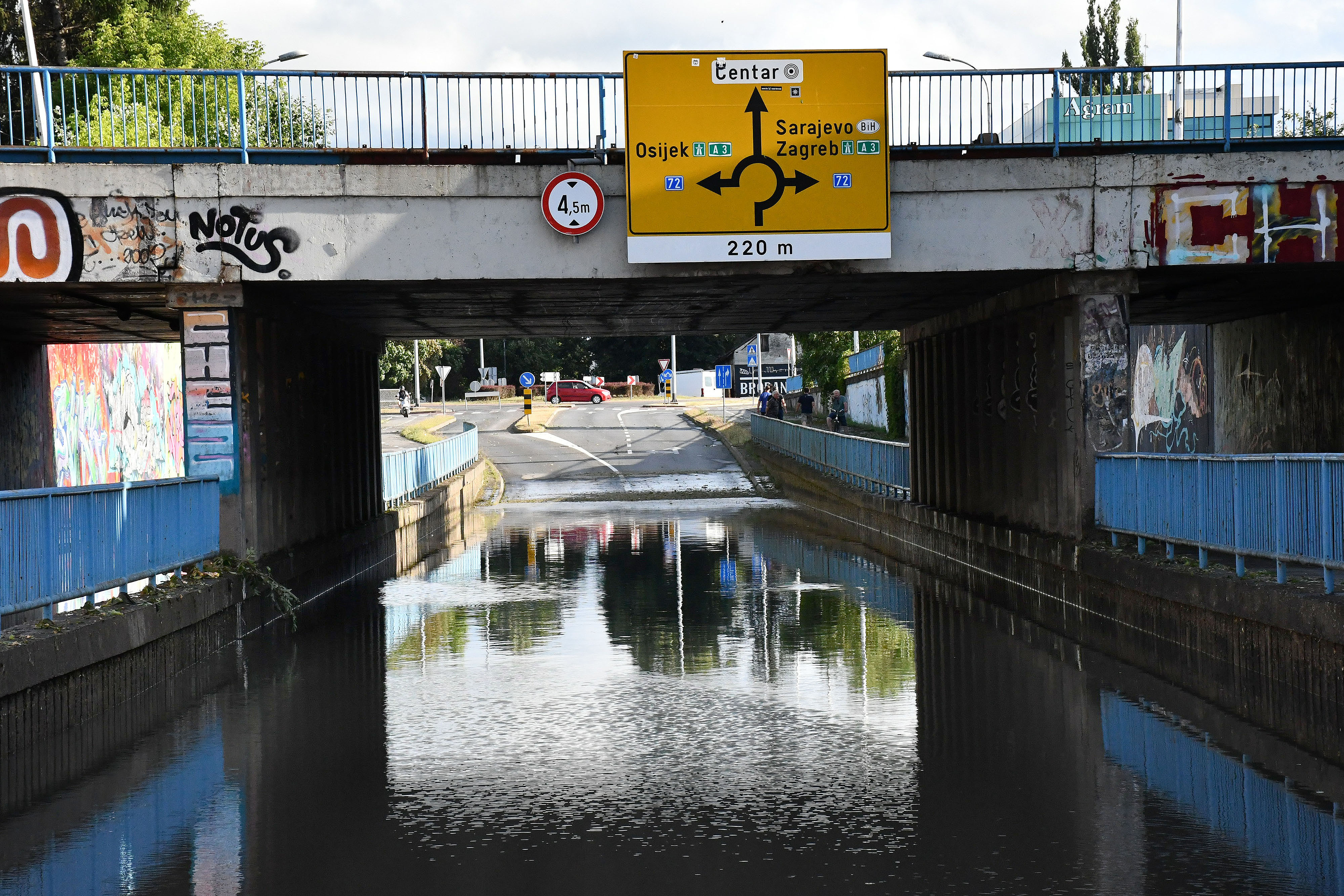 PXL_Slavonski Brod nevrijeme 8.7.25.