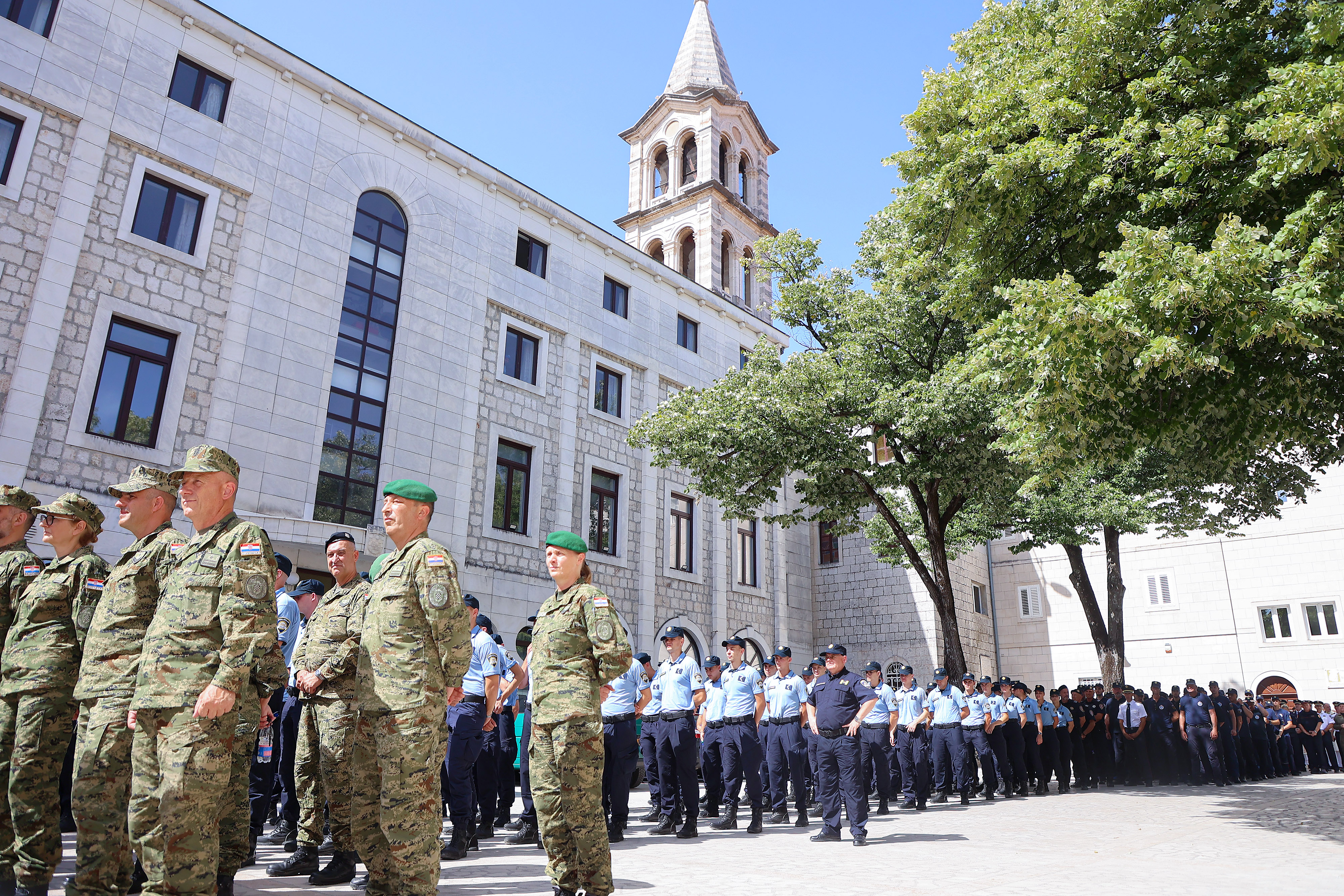 pixell, hodočašće vojske i policije