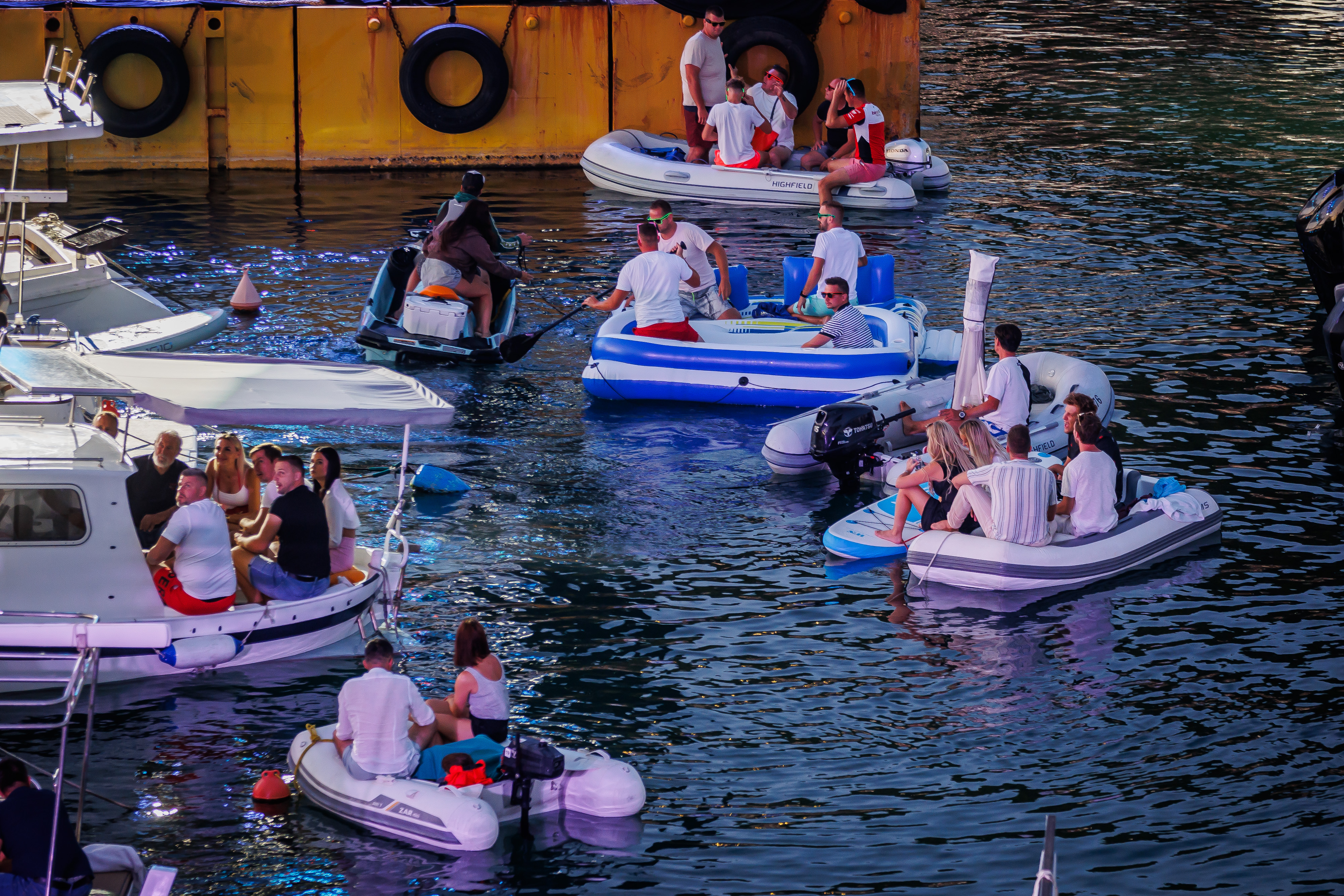 Vela Luka: Sve je spremno za početak koncerta Trag u beskraju