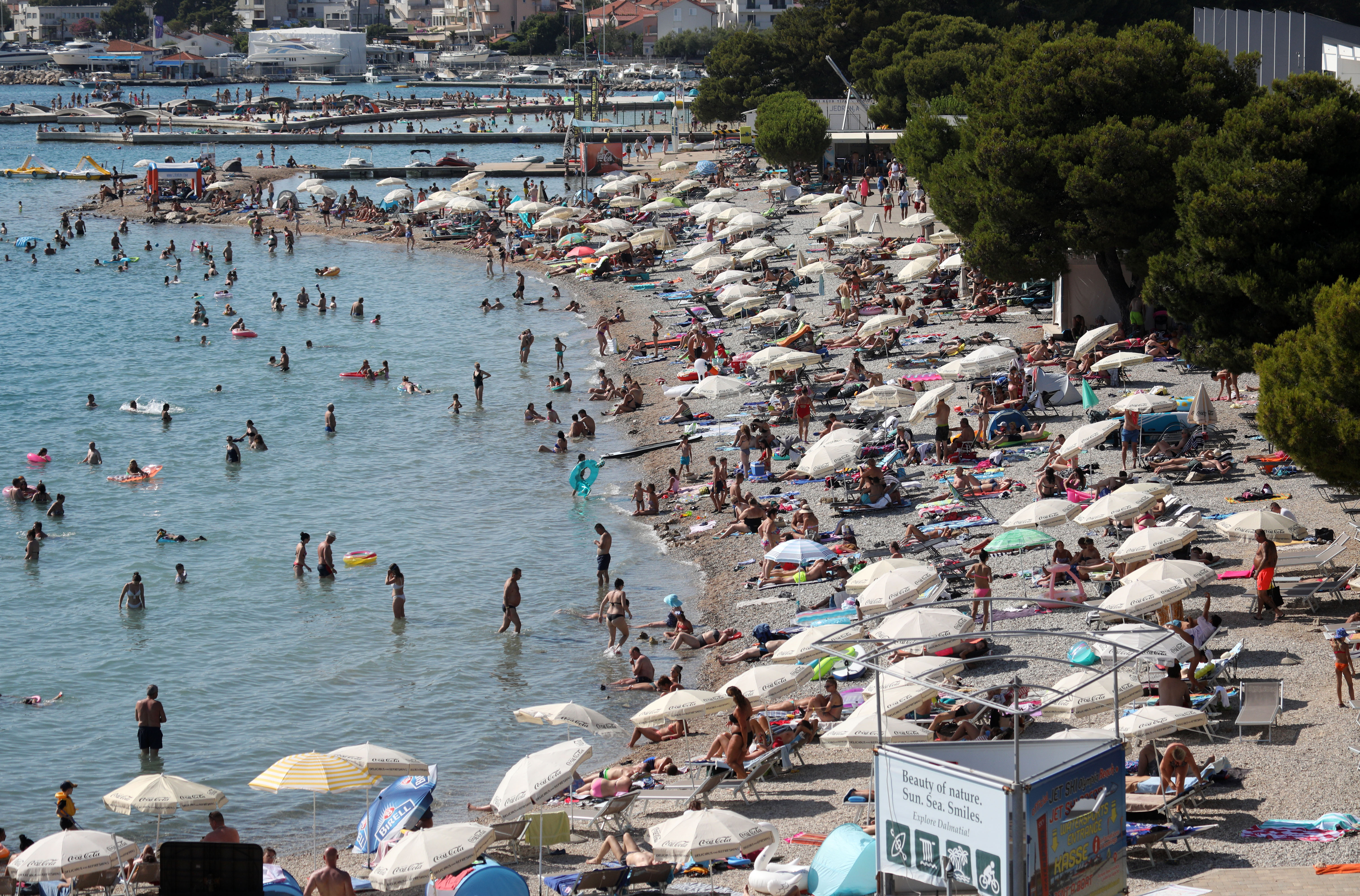 17.07.2022., Vodice - Vodicke plaze prepune turista. Photo: Dusko Jaramaz/PIXSELL