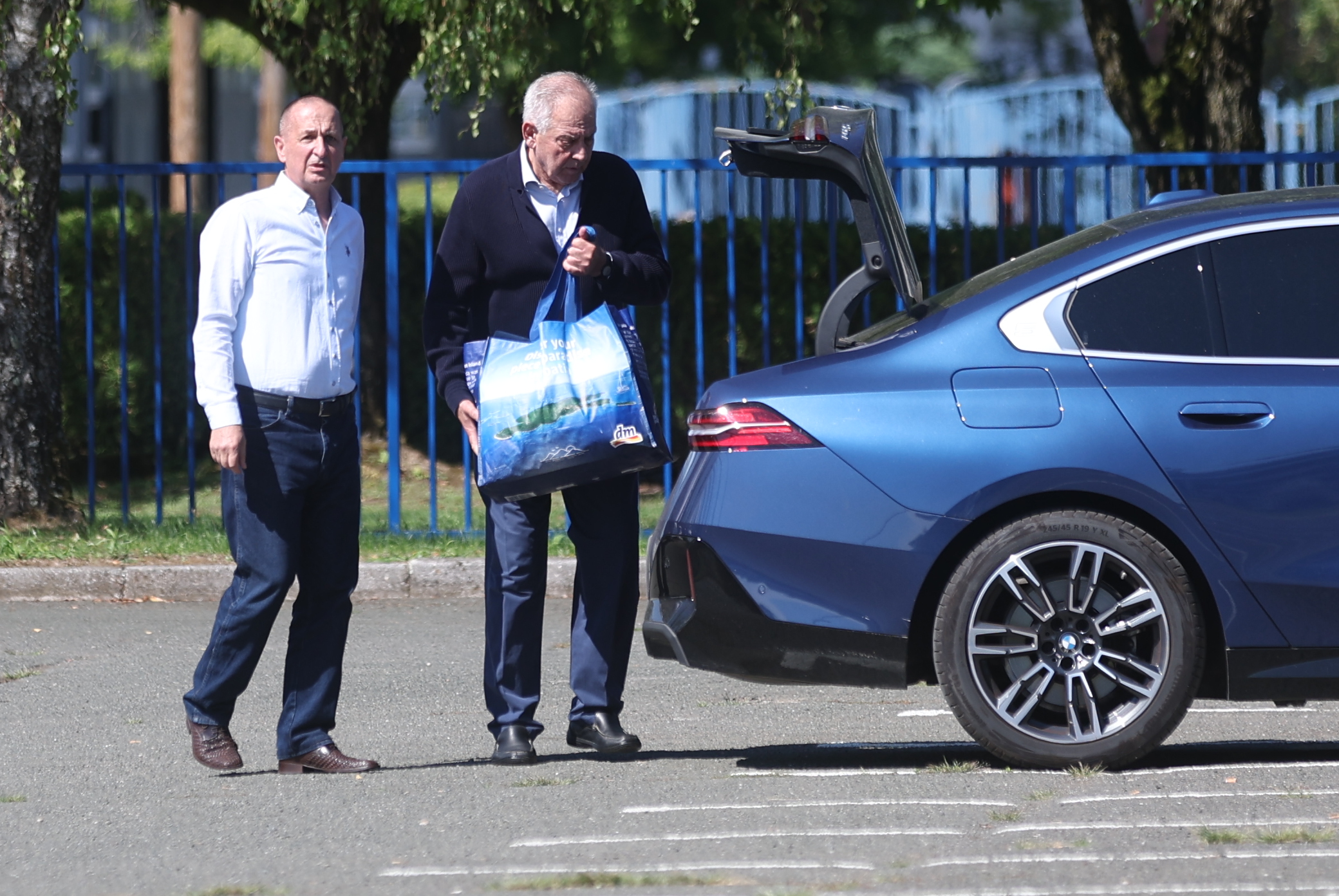 04.08.2025., Popovaca - Ivo Sanader uvjetno je otpusten iz kaznionice Lipovica-Popovaca, preostalo mu je izdrzavanje kazne jos sedam godina. Ivu Sanadera docekao je odvjetnik Dragan Crnkovic. Photo: Slavko Midzor/PIXSELL