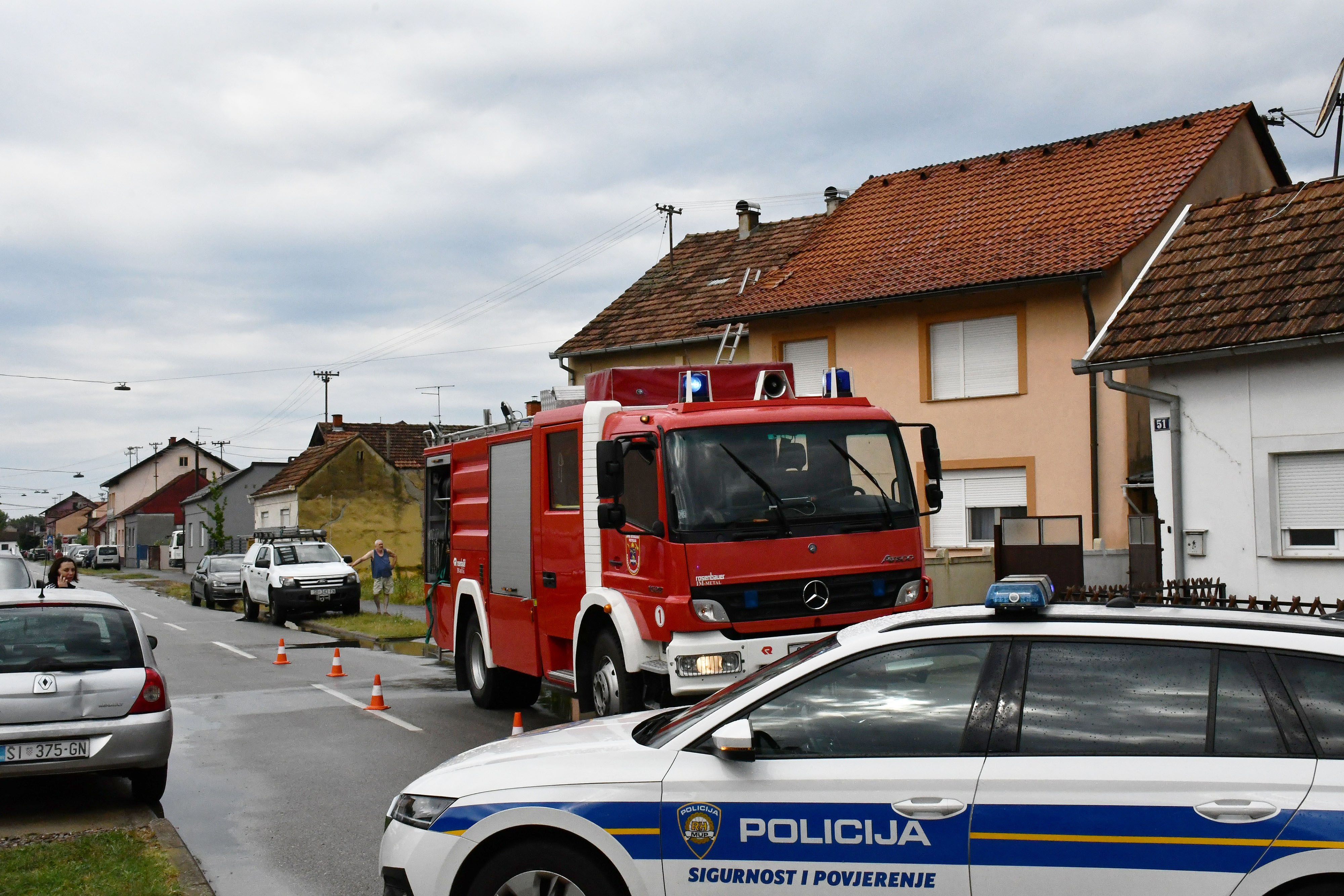 20.07.2024., Slavonski Brod - U Ulici Josipa Runjanina grom udario u krov obiteljske kuce. Photo: Ivica Galovic/PIXSELL