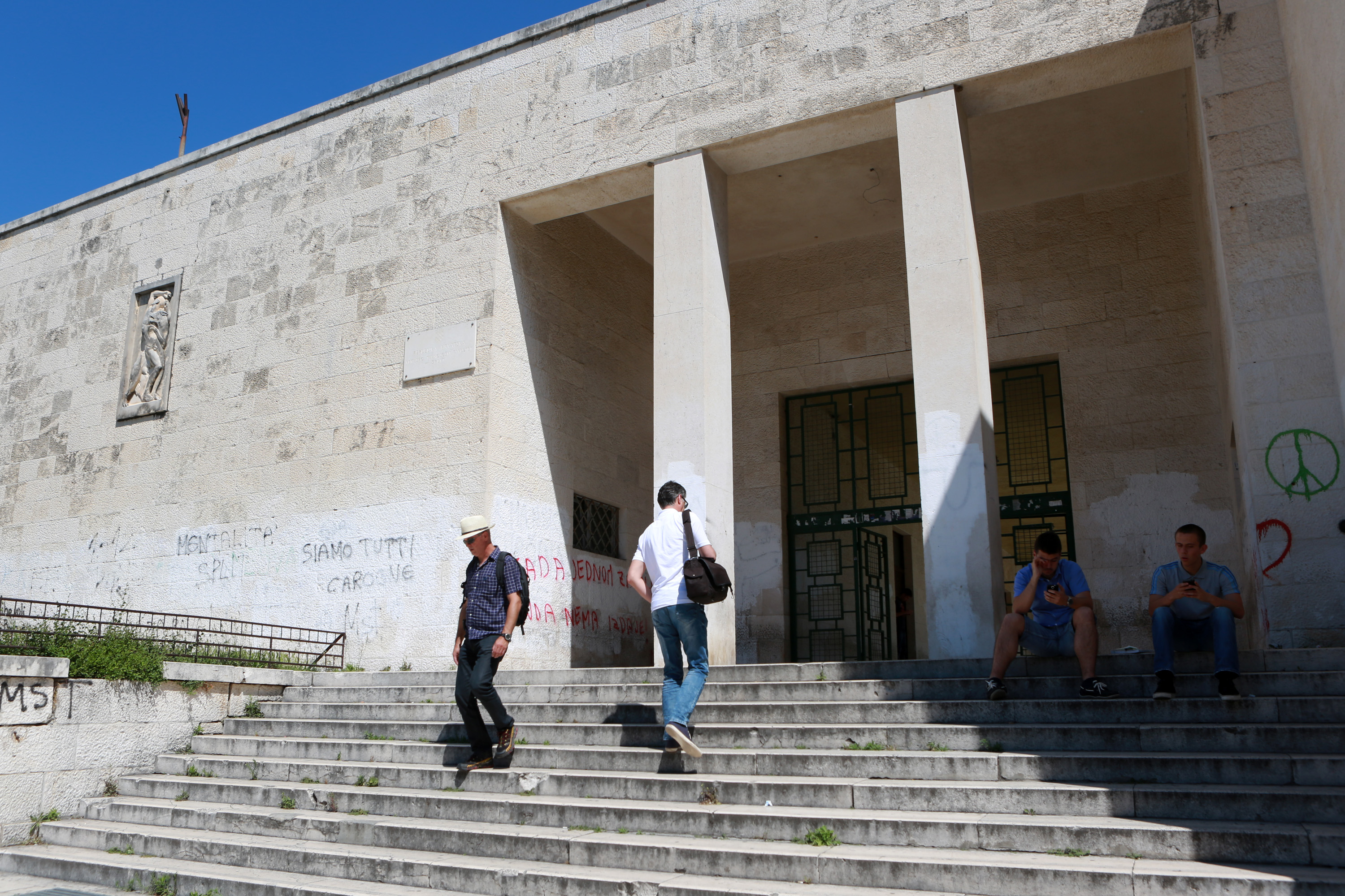 06.06.2016., Ulica Nikole Tesle, Split - Ucenici II. gimnazije izlaze na ispit drzavne mature. rPhoto: Miranda Cikotic/PIXSELL