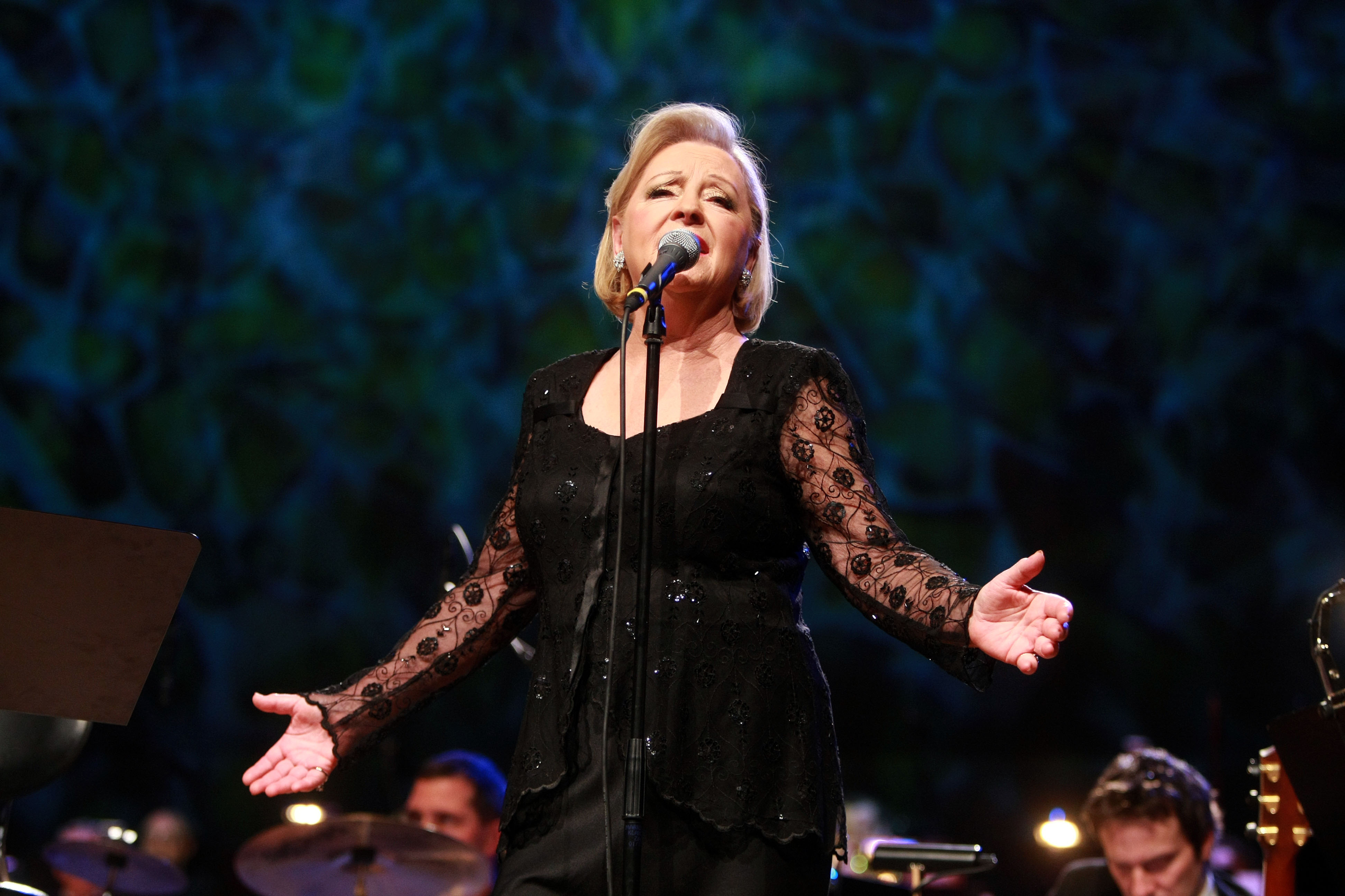 29.04.2008., Zagreb - Koncert Arsena Dedica u KD Vatroslav Lisinski. Gabi Novak Photo: Sanjin Strukic/PIXSELL