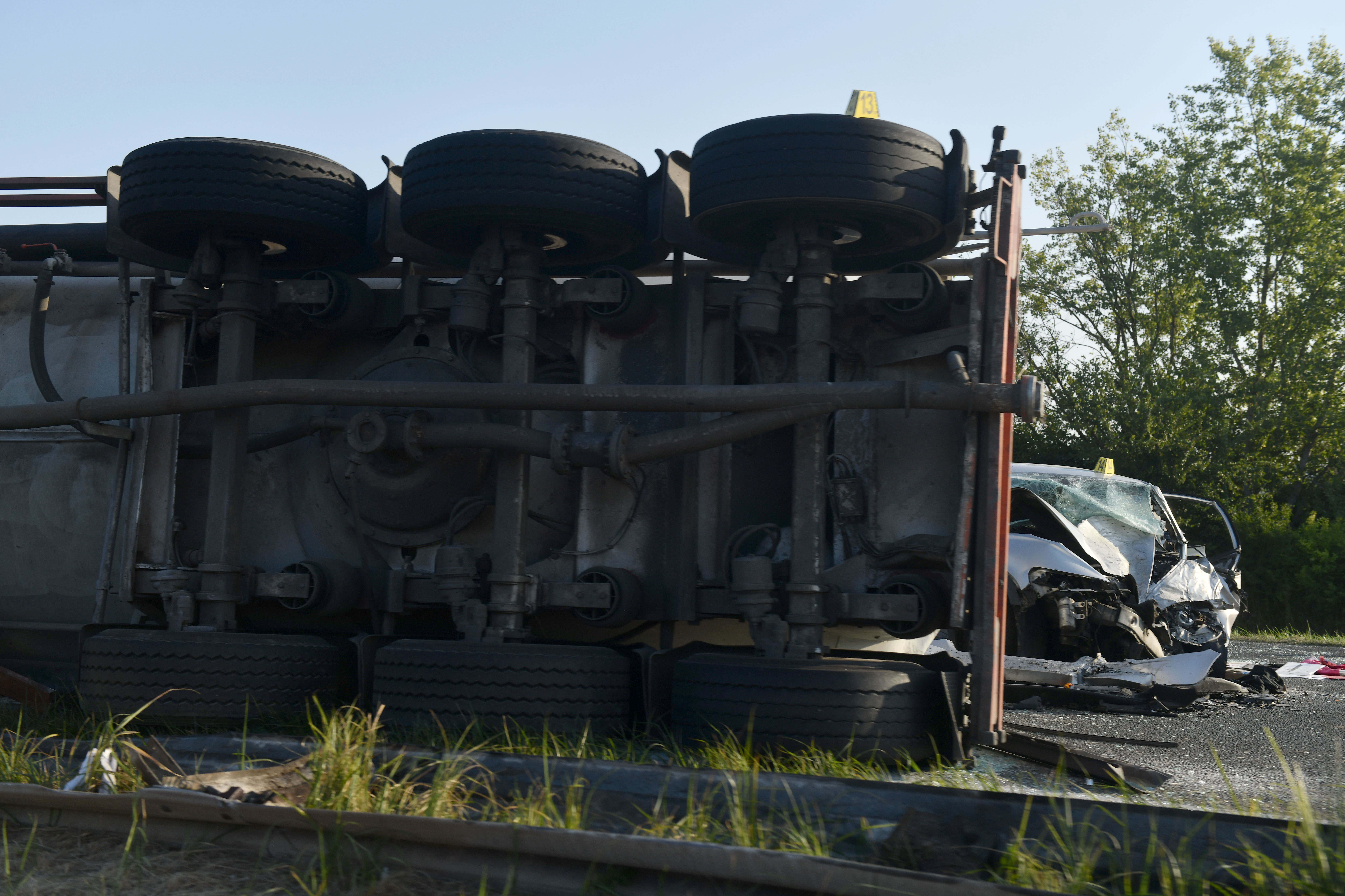 12.8.2025. - , Rugvica, Zagreb, Hrvatska - Prometna nesreca, sudar cisterne i pet automobila, jedna osoba poginula, pet ozlijedenih. Autocesta zatvorena za promet na tom dijelu. Photo: Josip Mikacic/PIXSELL