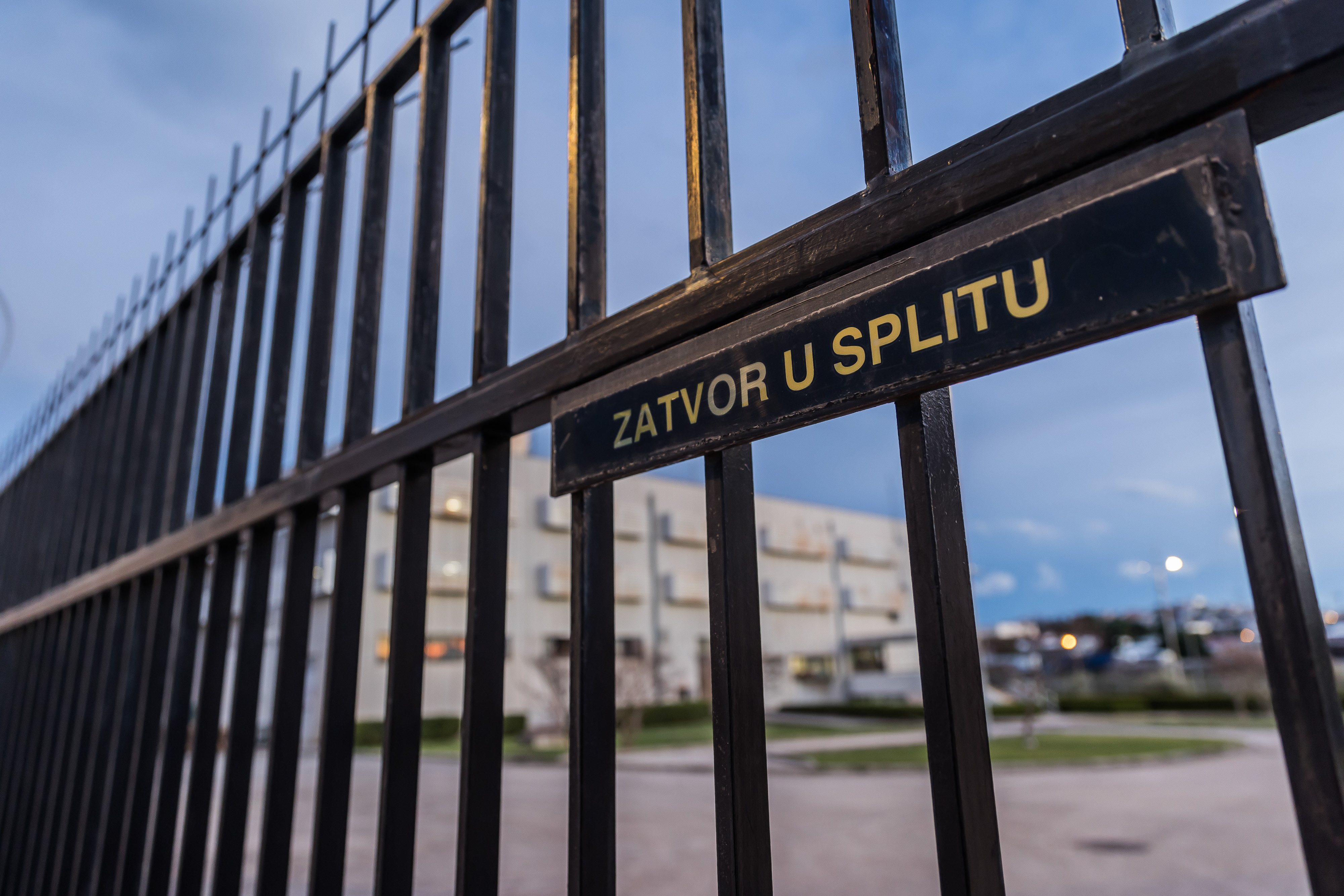 25.12.2024., Split - Splitsko-makarski nadbiskup Zdenko Krizic u zatvoru u Splitu predvodio misno slavlje za zatvorenike. Photo: Zvonimir Barisin/PIXSELL