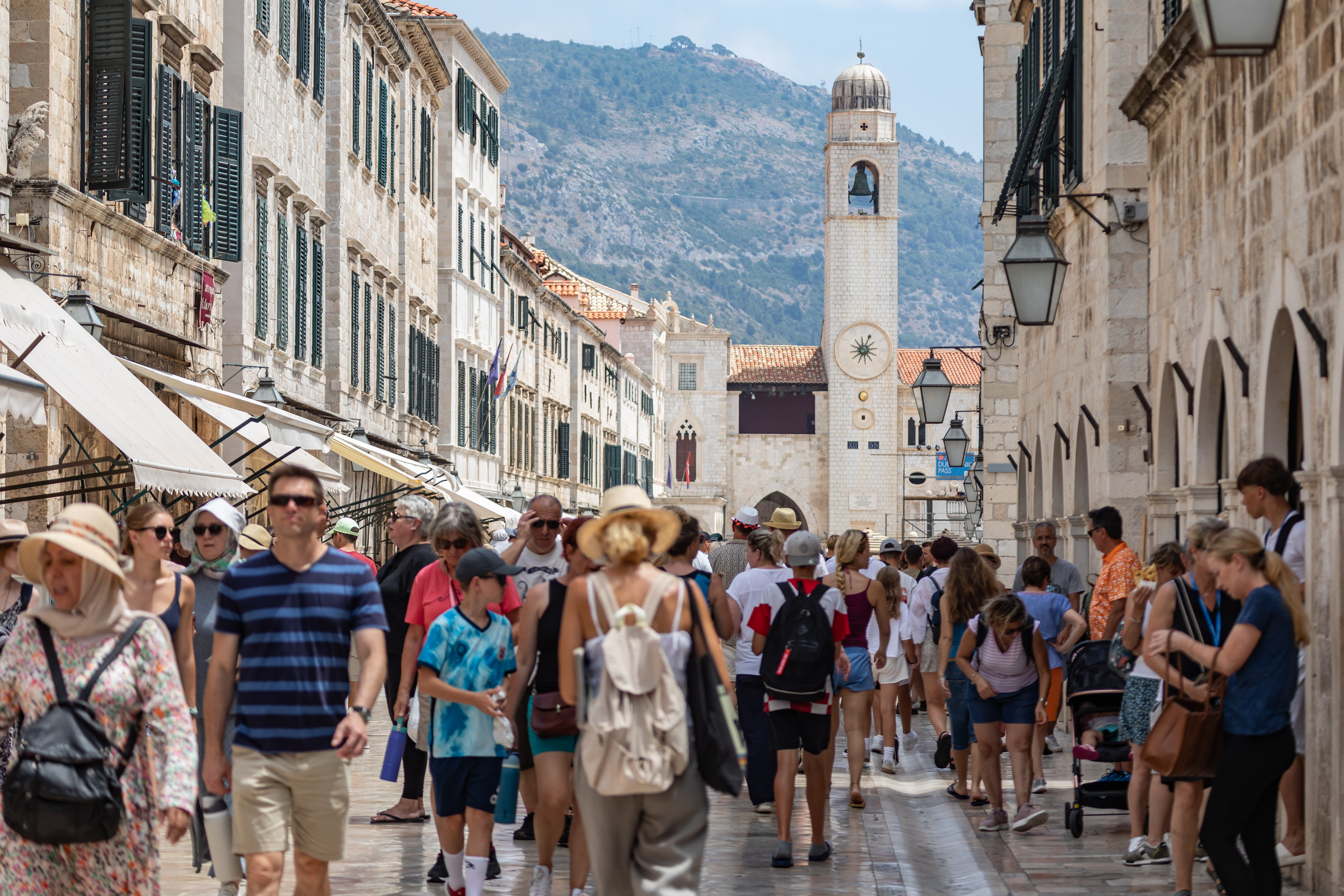 07.07.2025., Stara gradska jezgra, Dubrovnik - Grad pun turista. Photo: Grgo Jelavic/PIXSELL