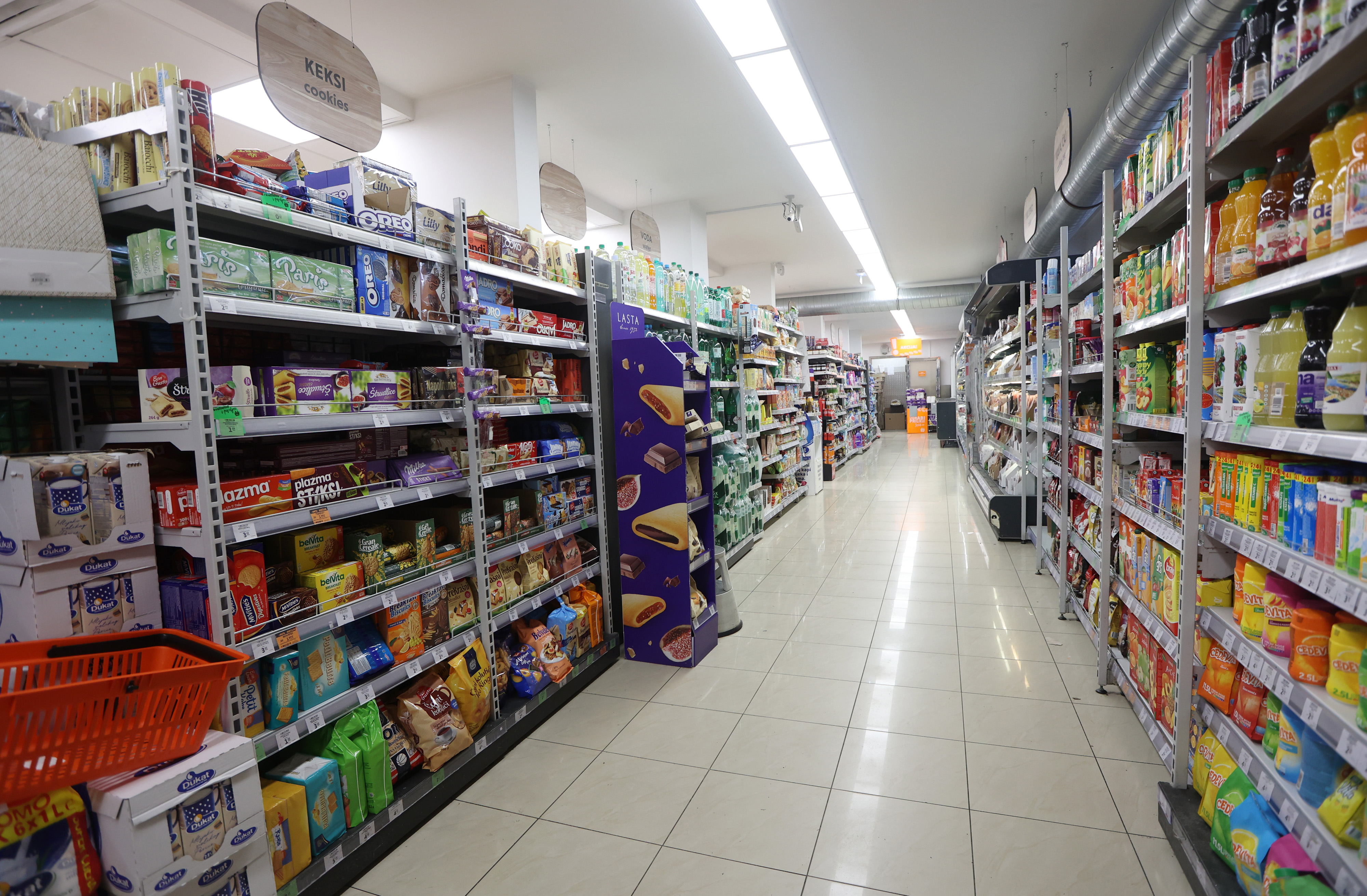 artikli na policama u trgovini