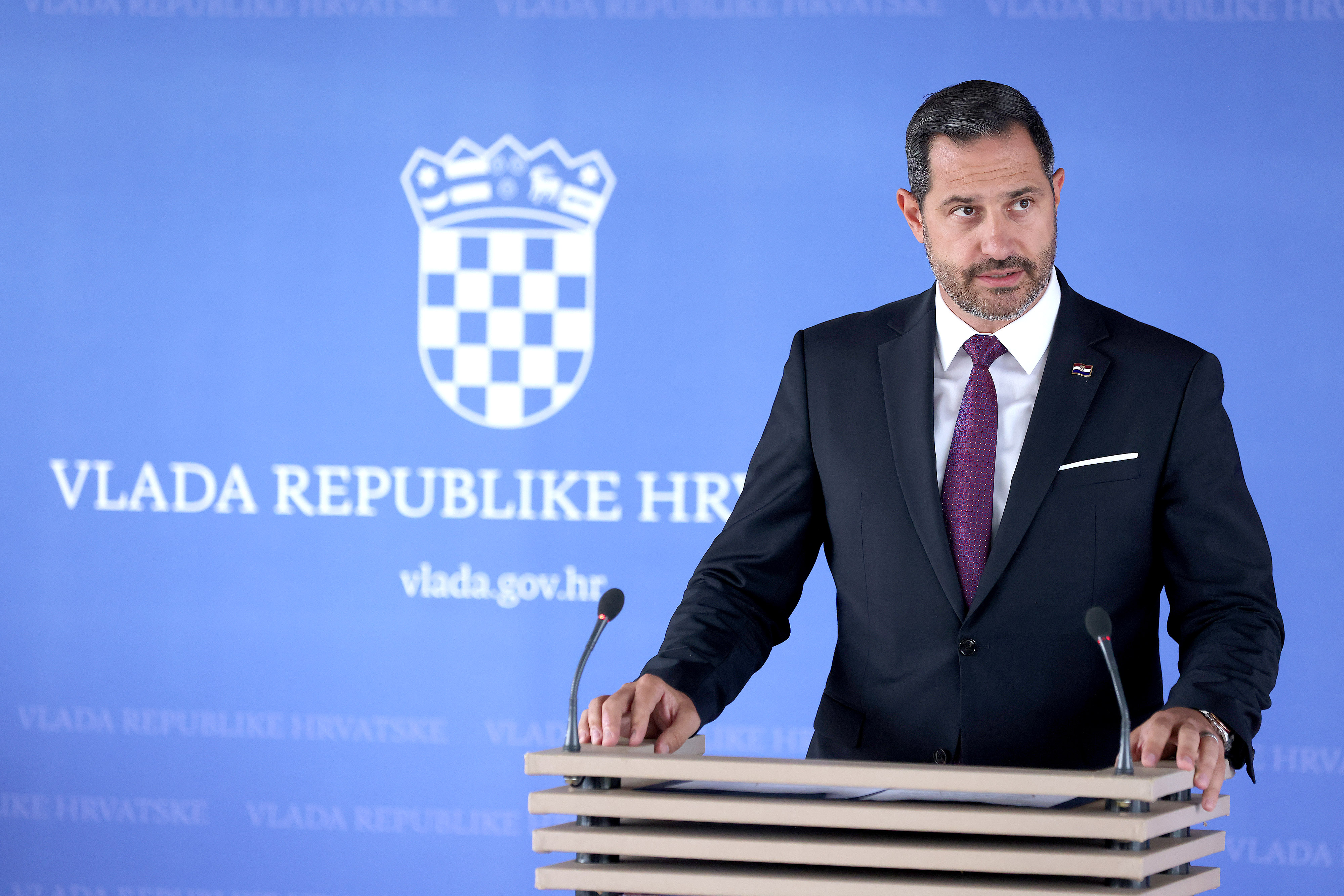 21.08.2025., Zagreb - Ministar turizma i sporta Tonci Glavina dao je izjavu u Nacionalnoj i sveucilisnoj knjicnizi nakon 112. sjednice Vlade Republike Hrvatske.