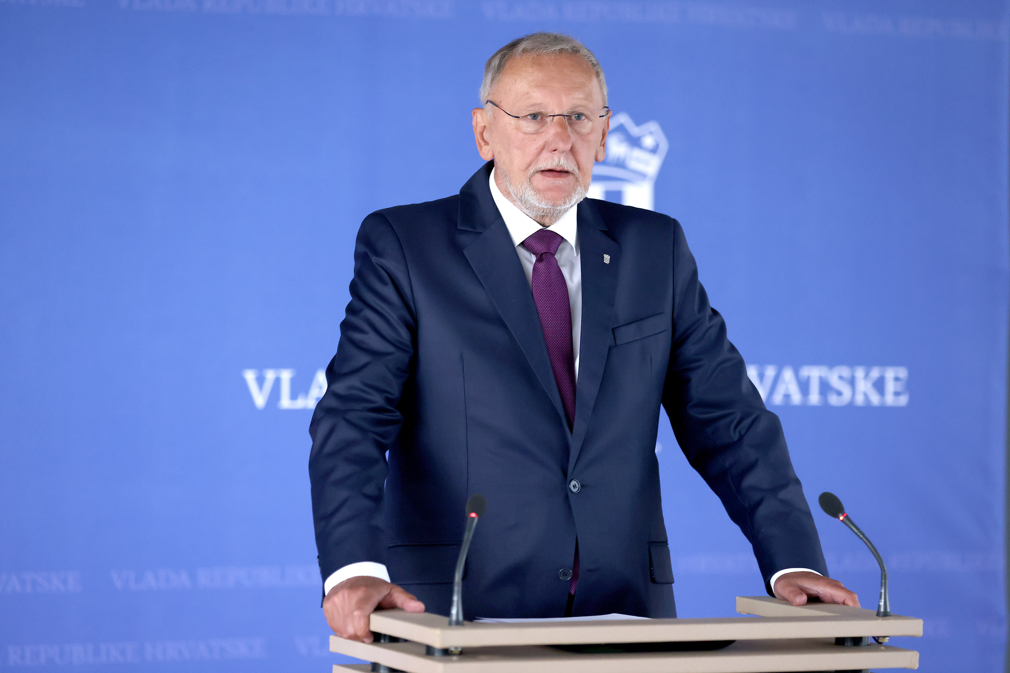 21.08.2025., Zagreb - Potpredsjednik Vlade i ministar unutarnjih poslova Davor Bozinovic dao je izjavu u Nacionalnoj i sveucilisnoj knjicnizi nakon 112. sjednice Vlade Republike Hrvatske.