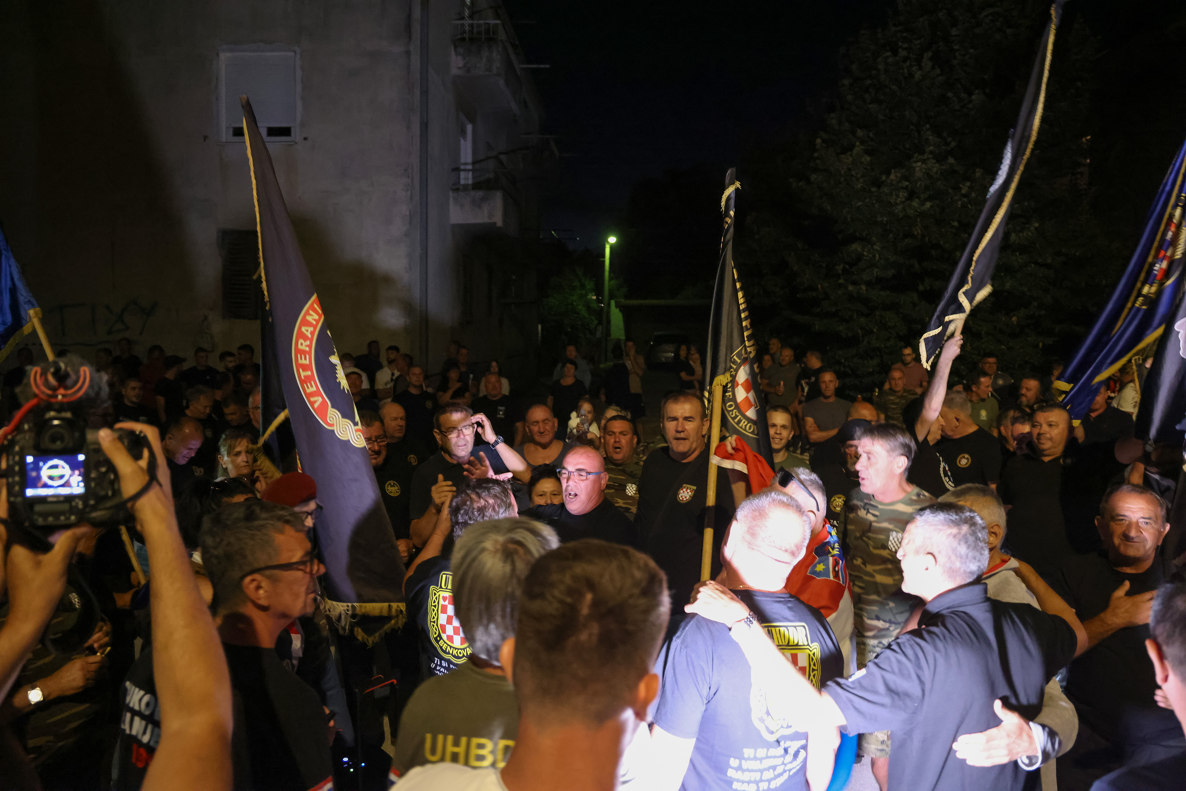 25.08.2025., Benkovac - Prosvjed branitelja oko odrzavanja Festivala Nosi se. Photo: Sime Zelic/PIXSELL